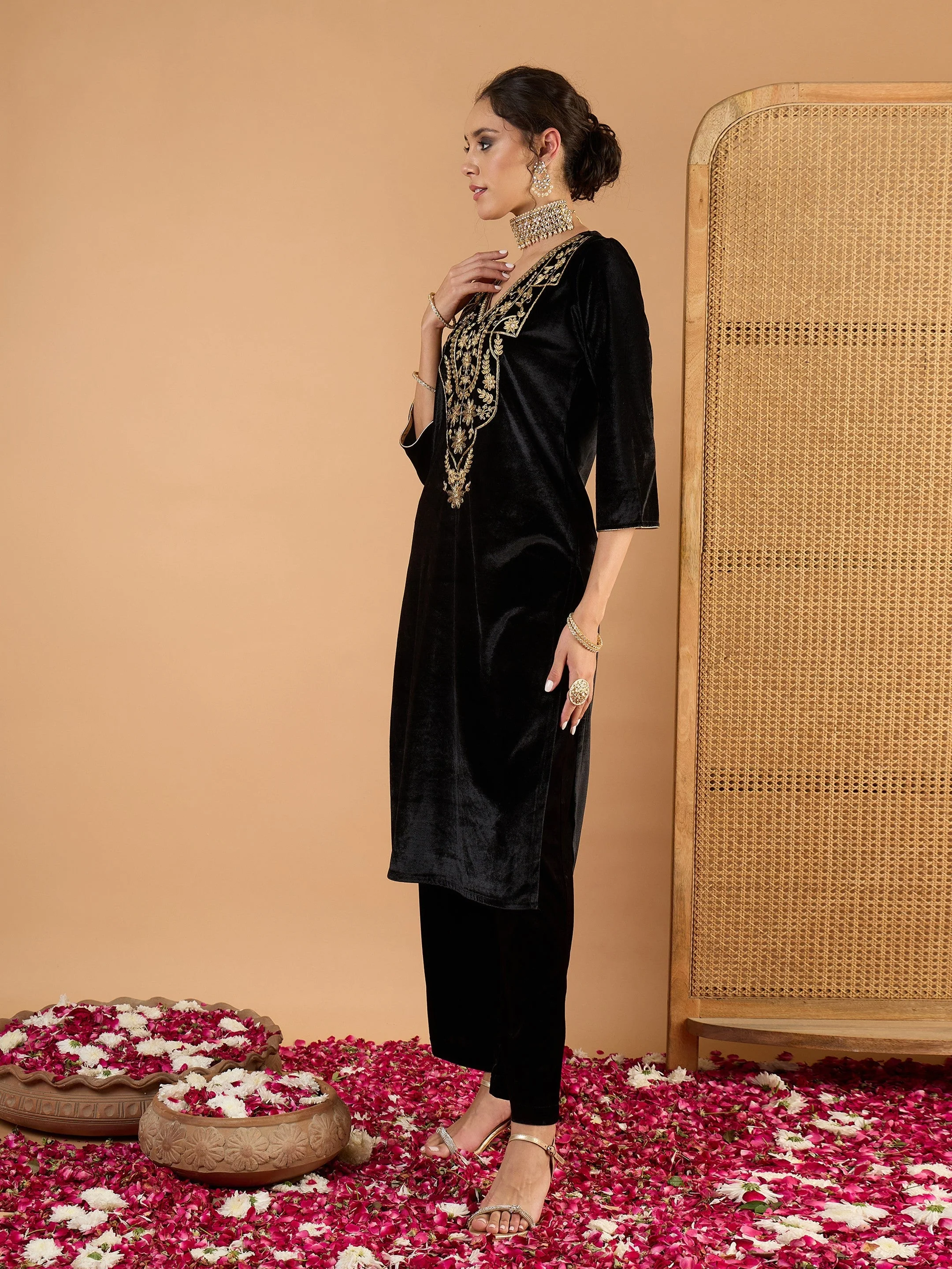 Women Black Velvet Embroidered Straight Kurta With Straight Pants - Image 3