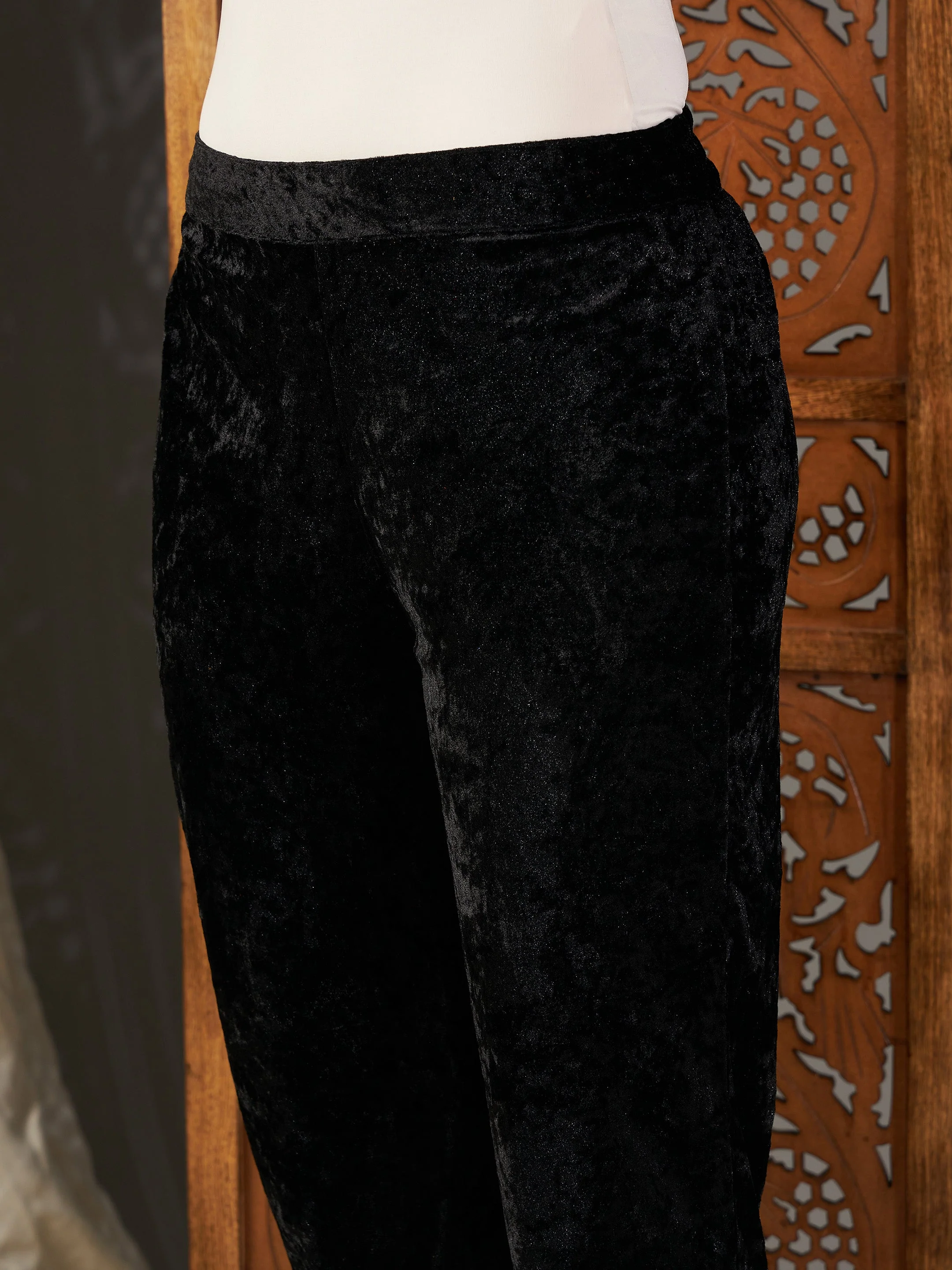 Women Black Velvet Embroidered Yoke Short Kurta With Pants - Image 5