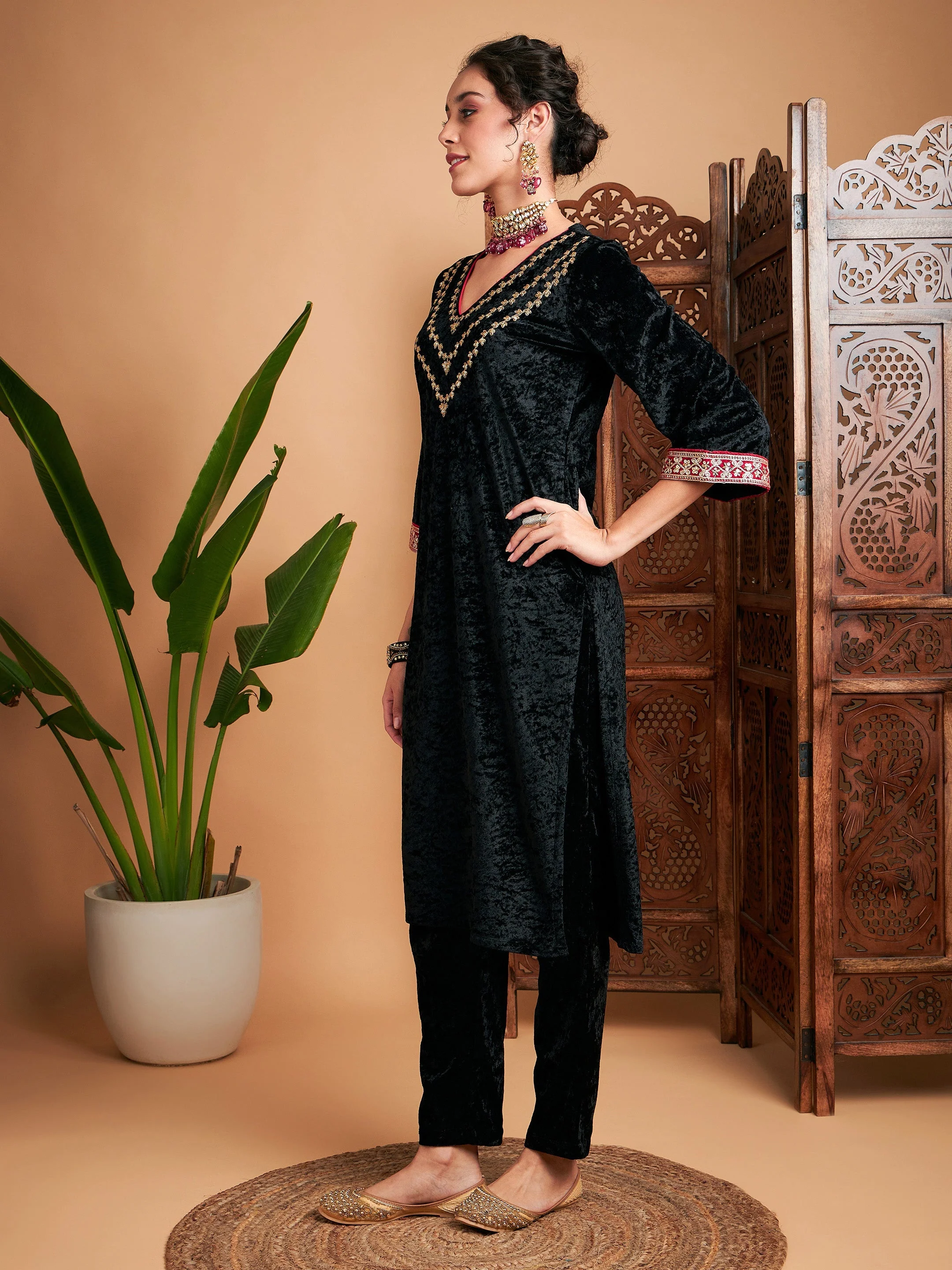 Women Black Velvet Embroidered Yoke Straight Kurta - Image 3