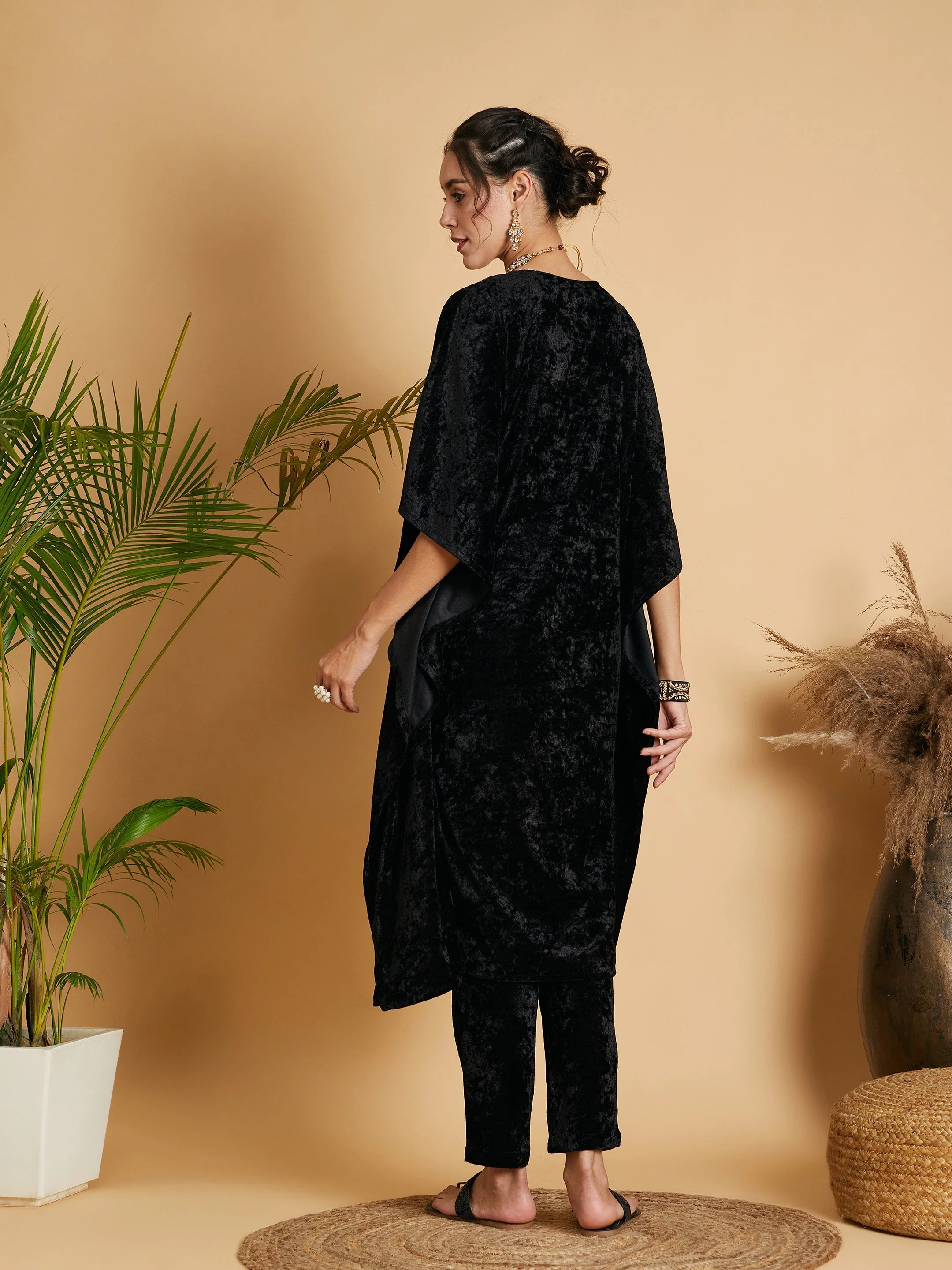 Women Black Velvet Kaftan Kurta - Image 5
