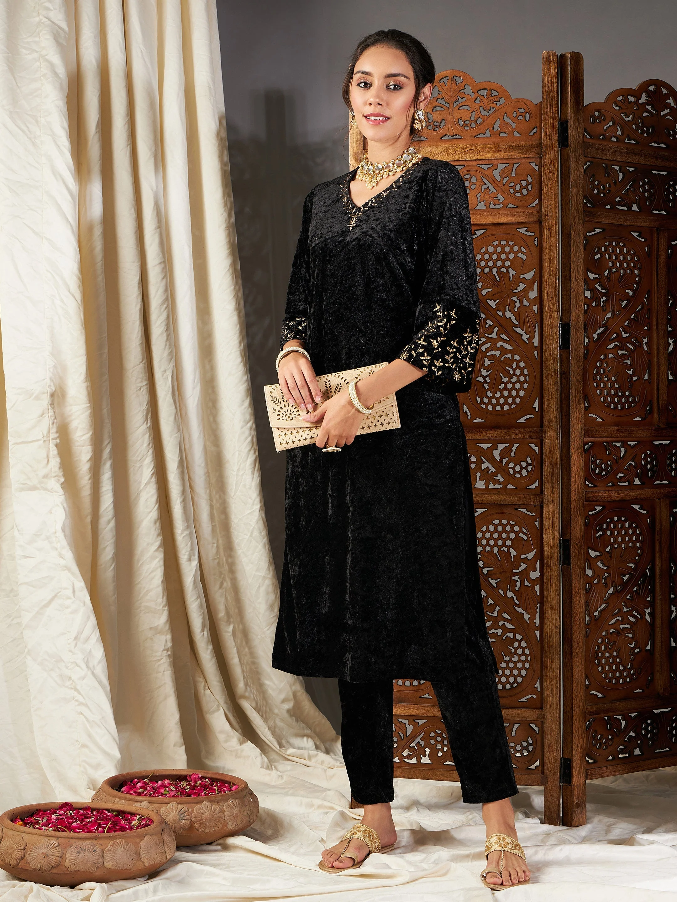 Women Black Velvet Sleeve Embroidered Straight Kurta - Image 3
