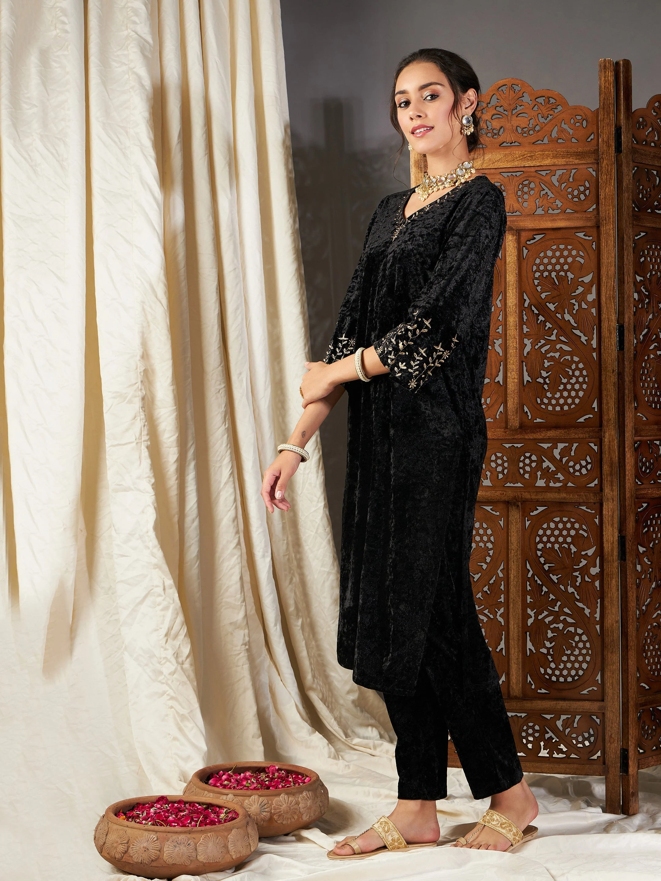 Women Black Velvet Sleeve Embroidered Straight Kurta - Image 6