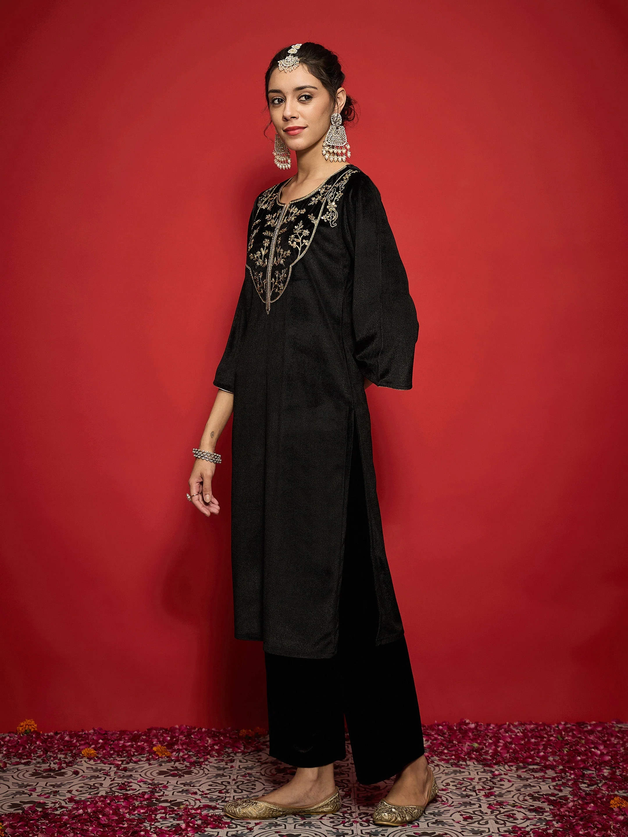 Women Black Velvet Straight Embroidered Kurta - Image 3