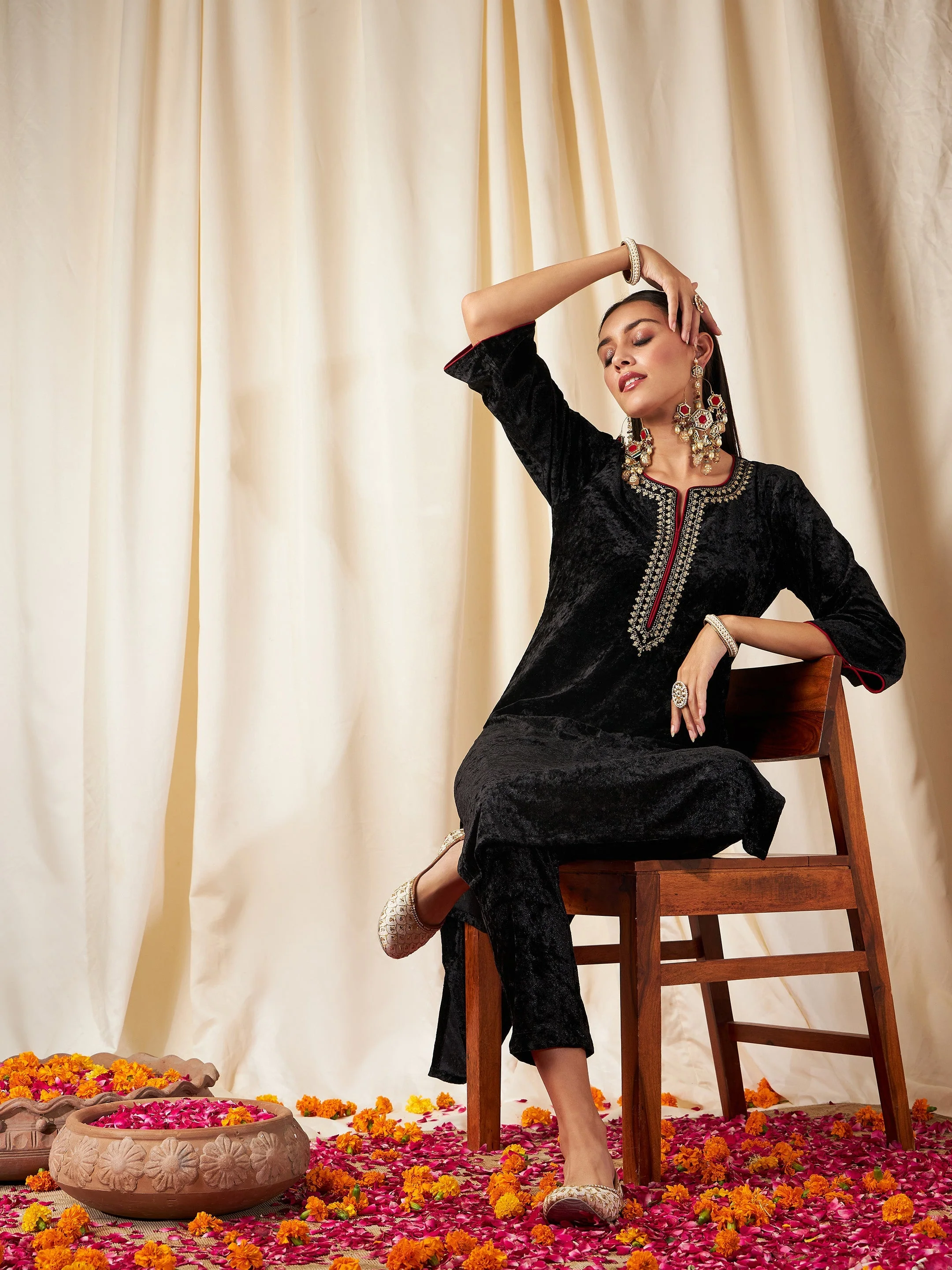 Women Black Velvet Straight Kurta - Image 2