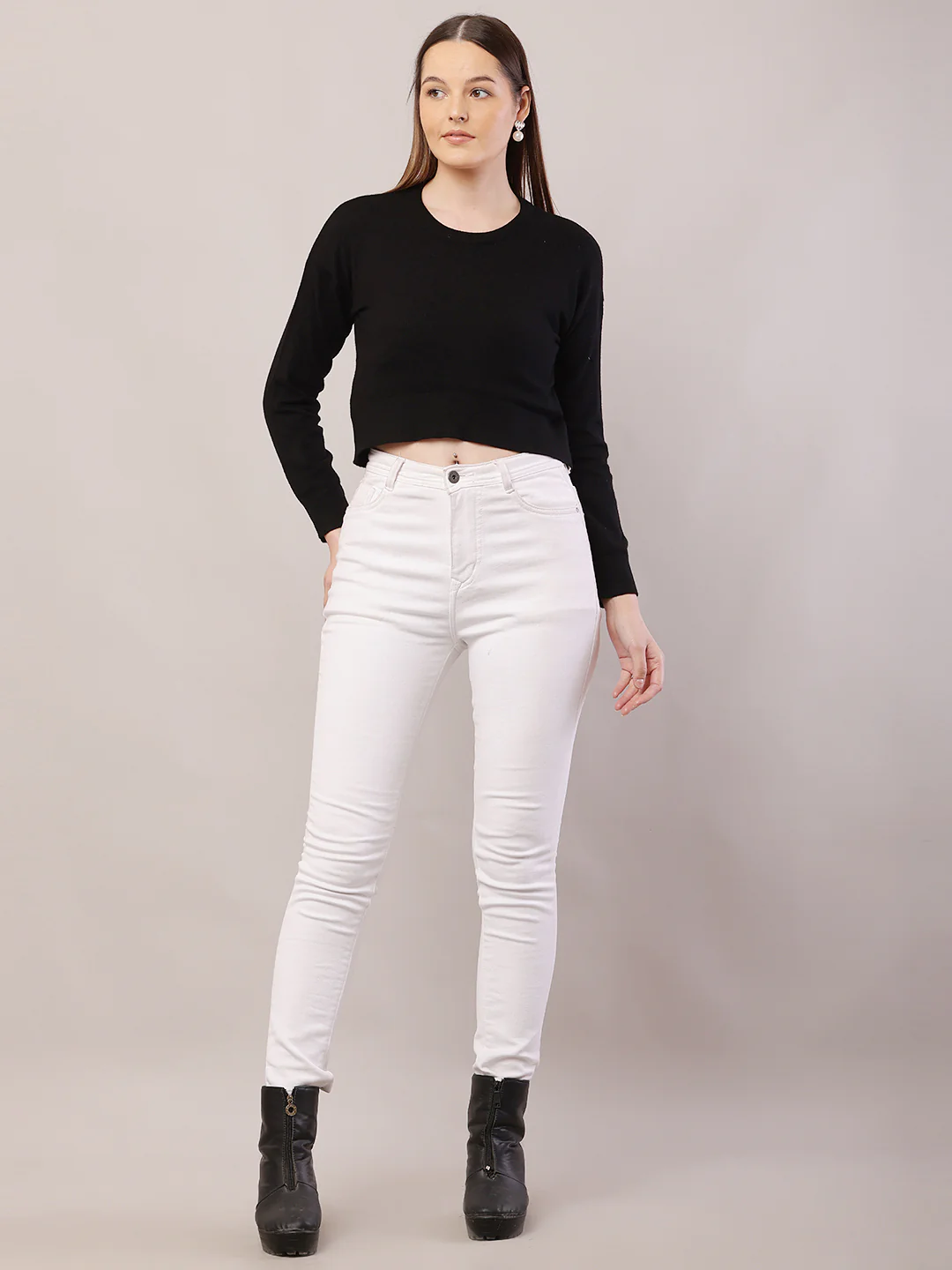 Women black viscose full sleeve round neck crop sweater - Image 3