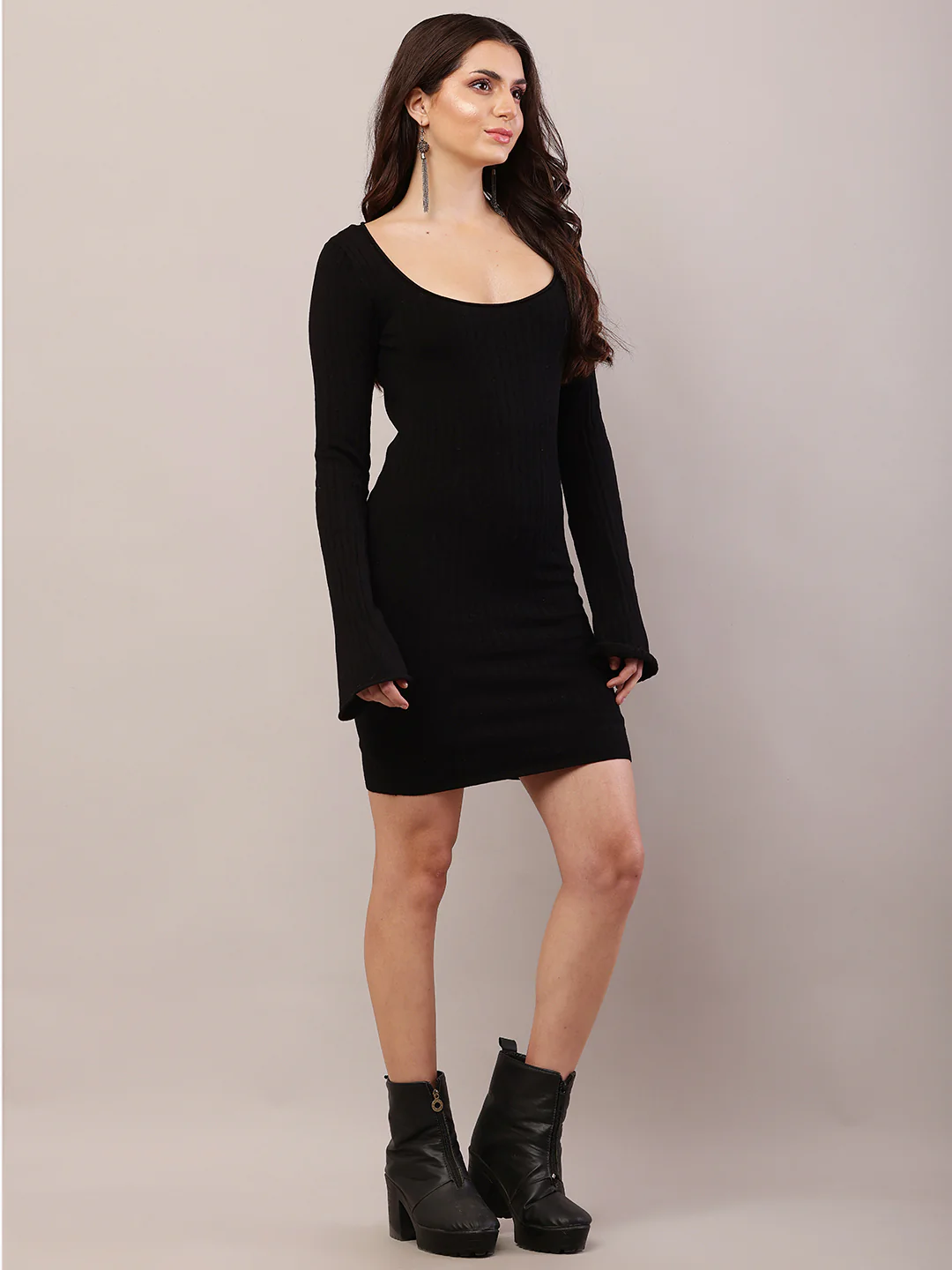 Women black viscose ribbed full sleeve bodycon dress - Image 2