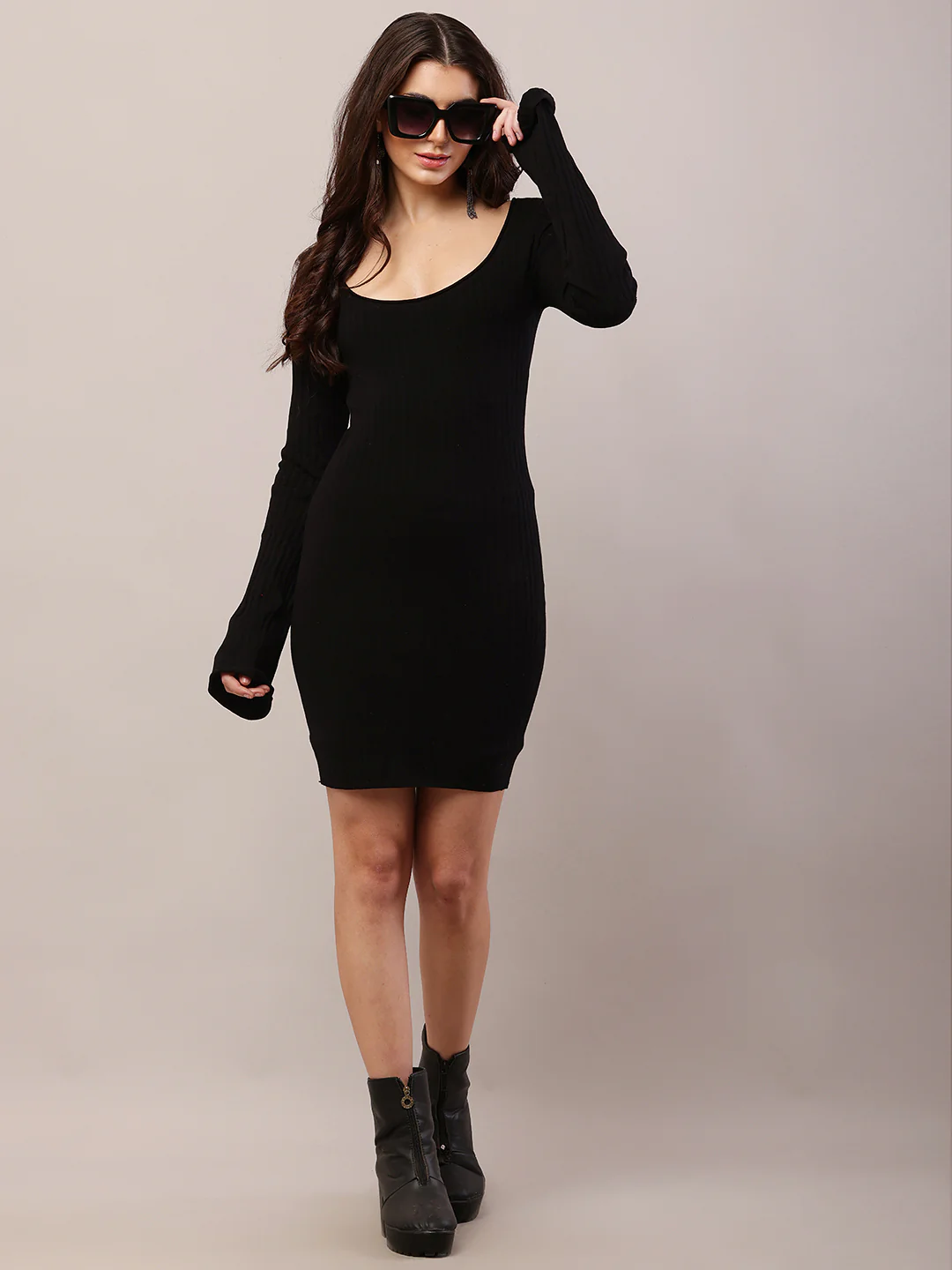 Women black viscose ribbed full sleeve bodycon dress - Image 3