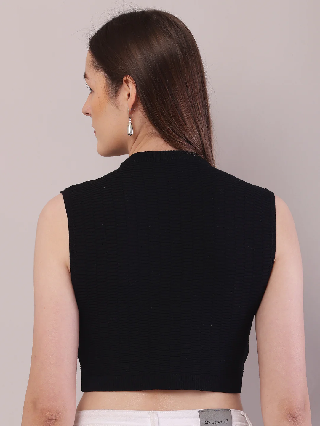 Women Black Viscose Sleeveless Round Neck Crop Top - Image 4