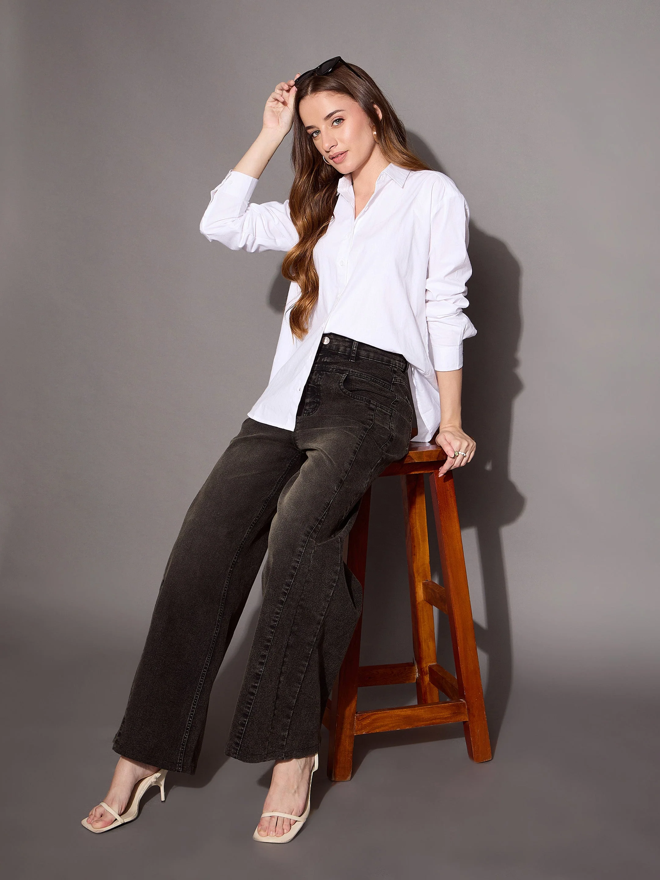 Women Black Wash Front Seam Straight Fit Jeans - Image 2