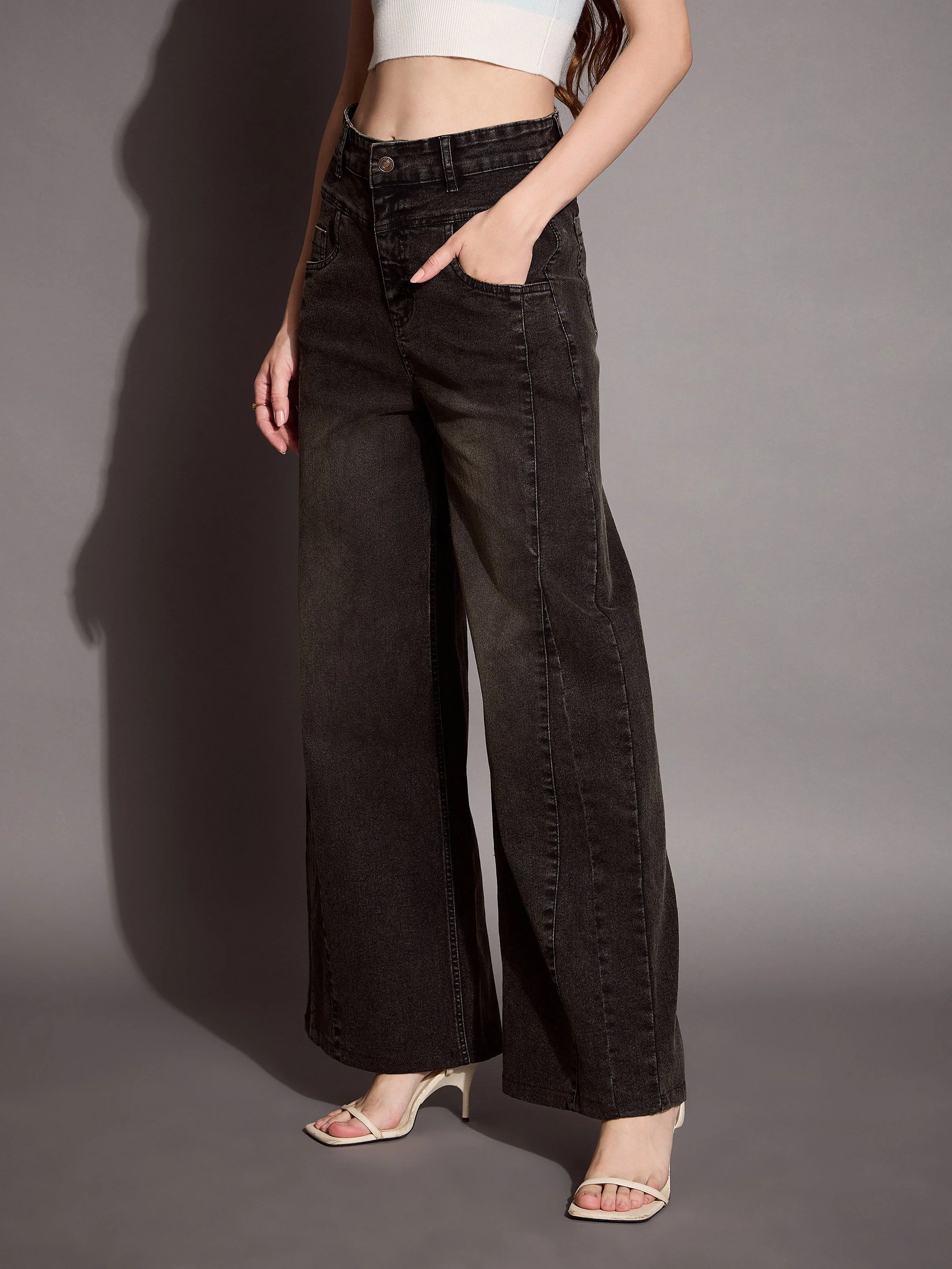 Women Black Wash Front Seam Straight Fit Jeans - Image 3