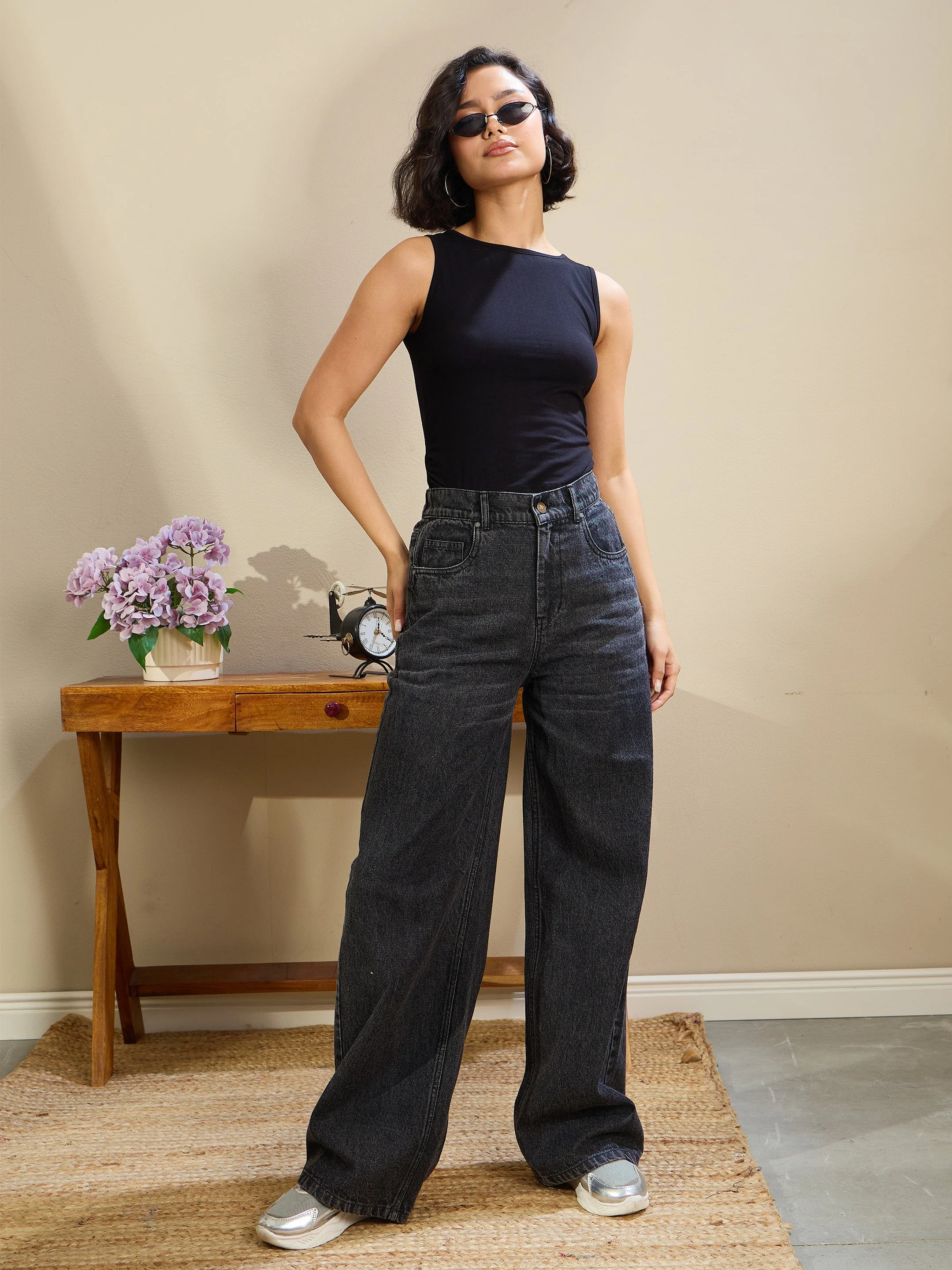 Women Black Wash High Waist Straight Fit Jeans - Image 5