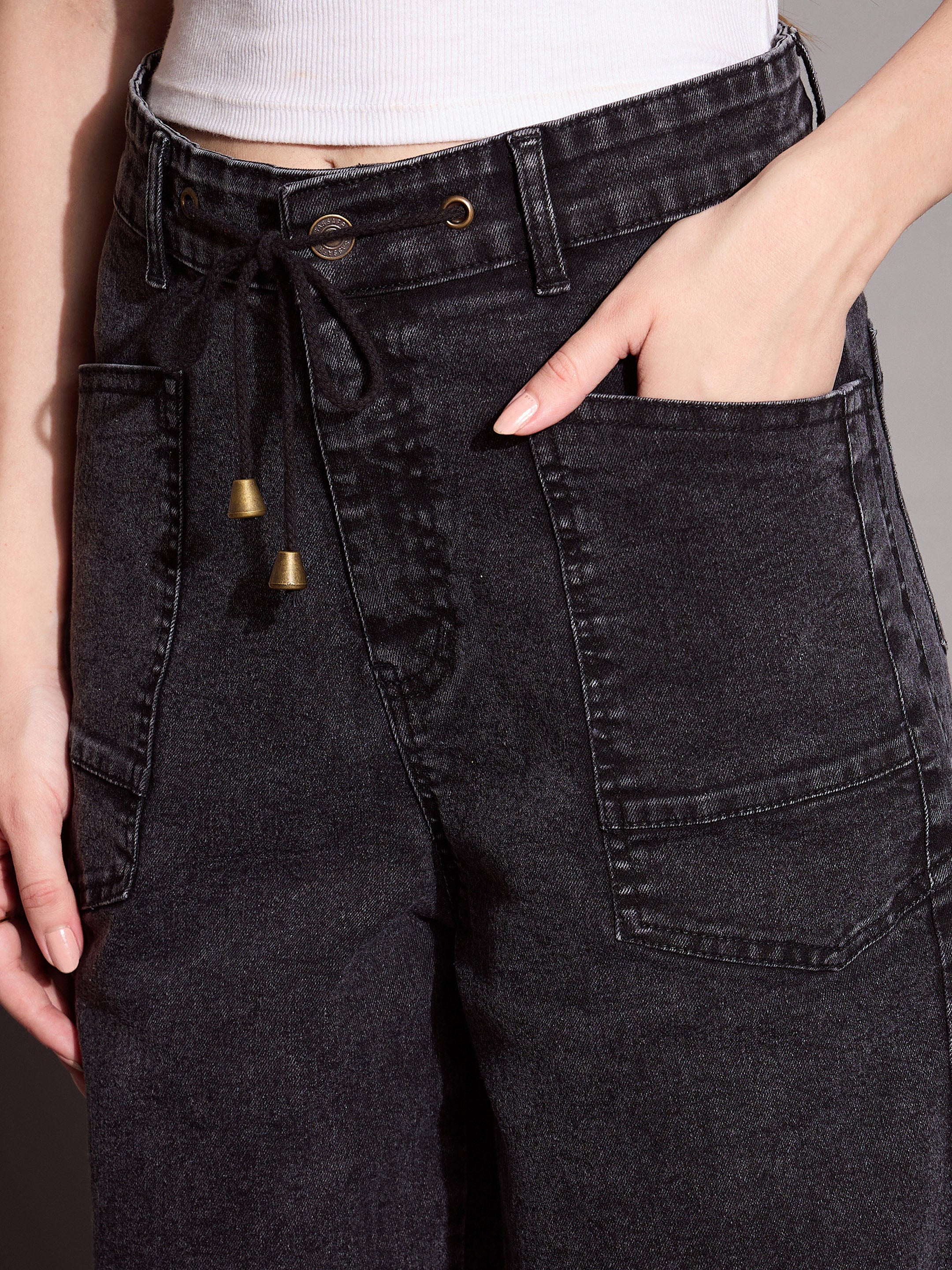 Women Black Wash Patch Pocket Straight Jeans - Image 4