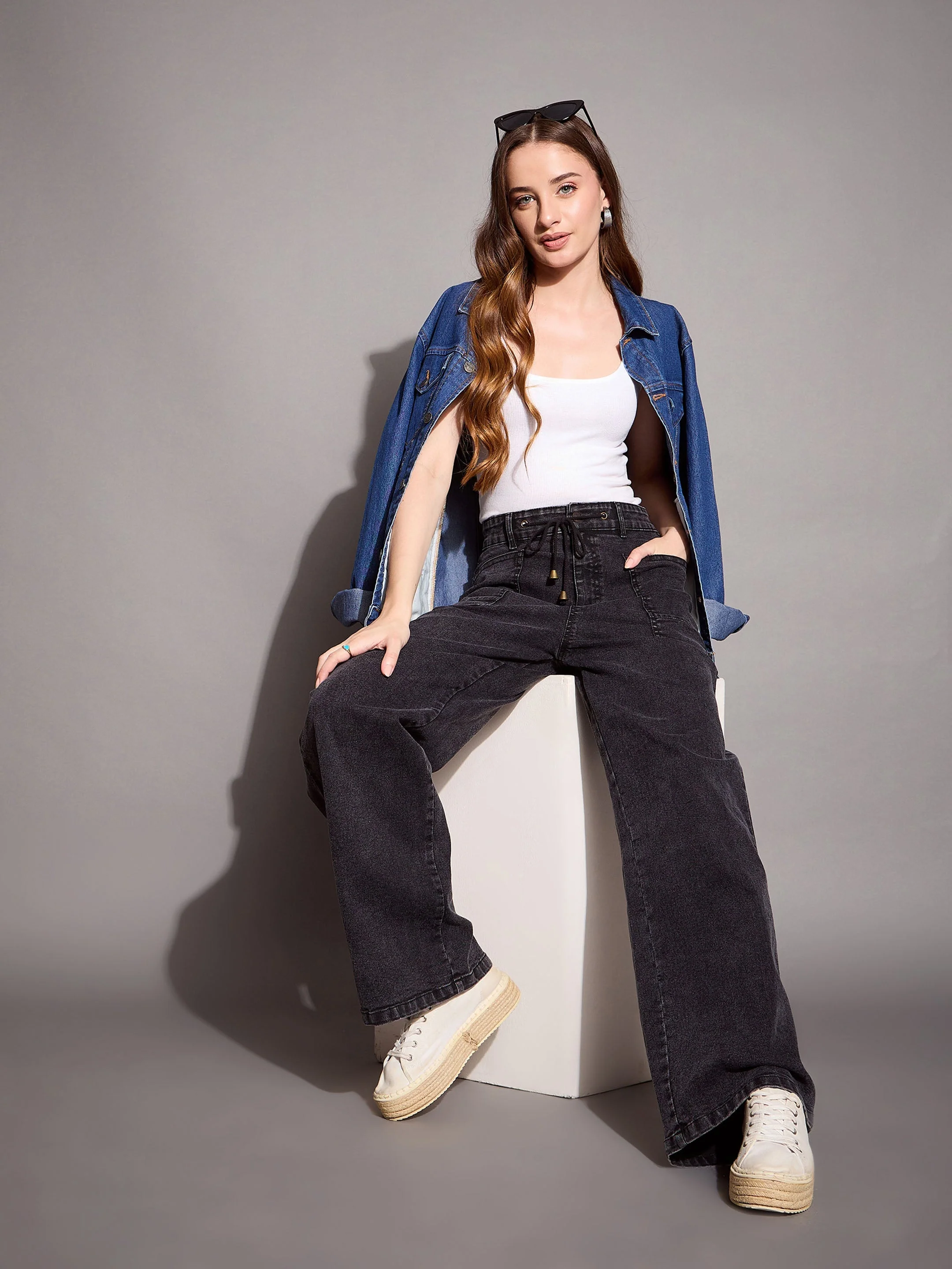 Women Black Wash Patch Pocket Straight Jeans - Image 6
