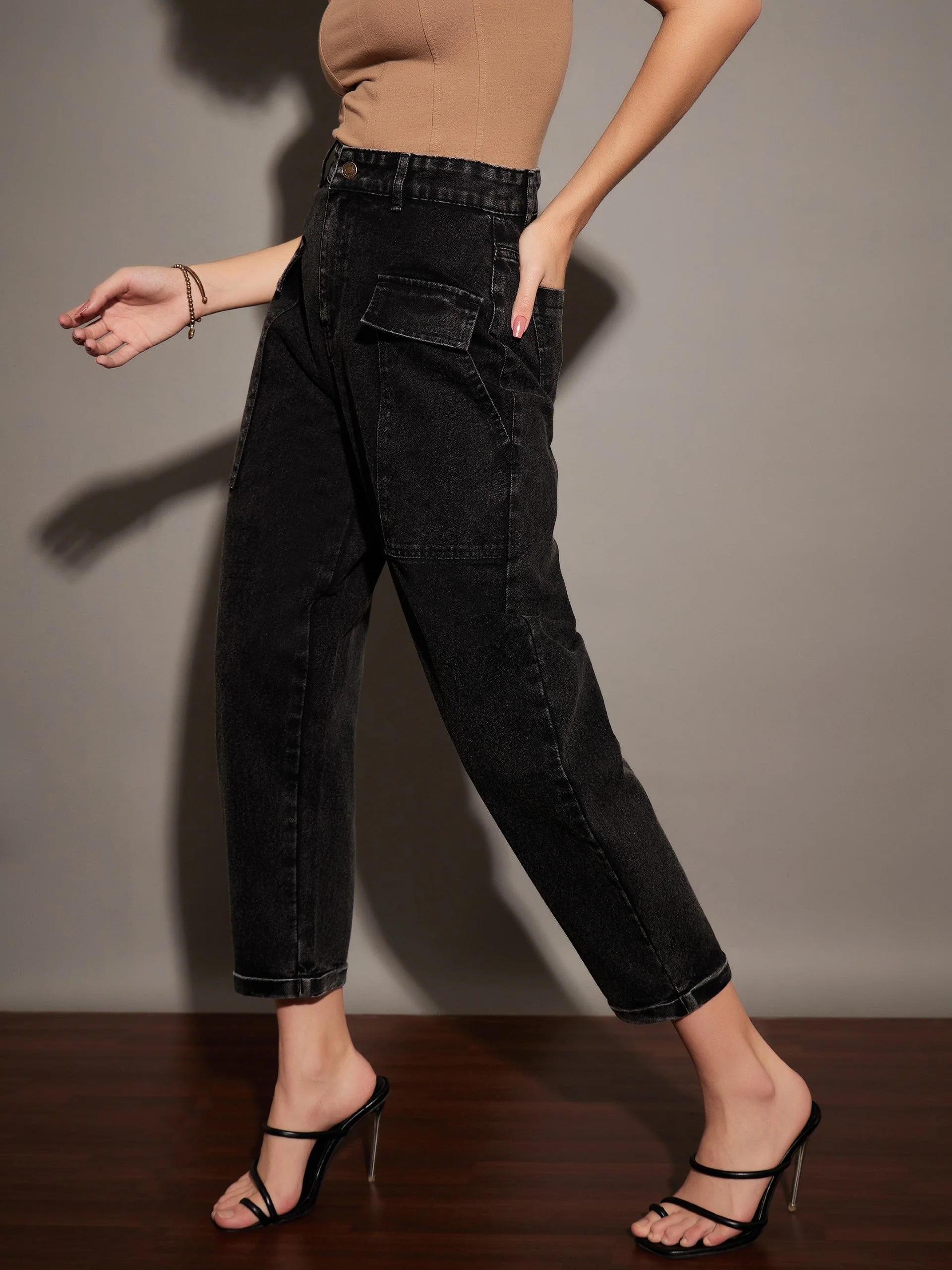 Women Black Washed Balloon Fit Jeans - Image 3