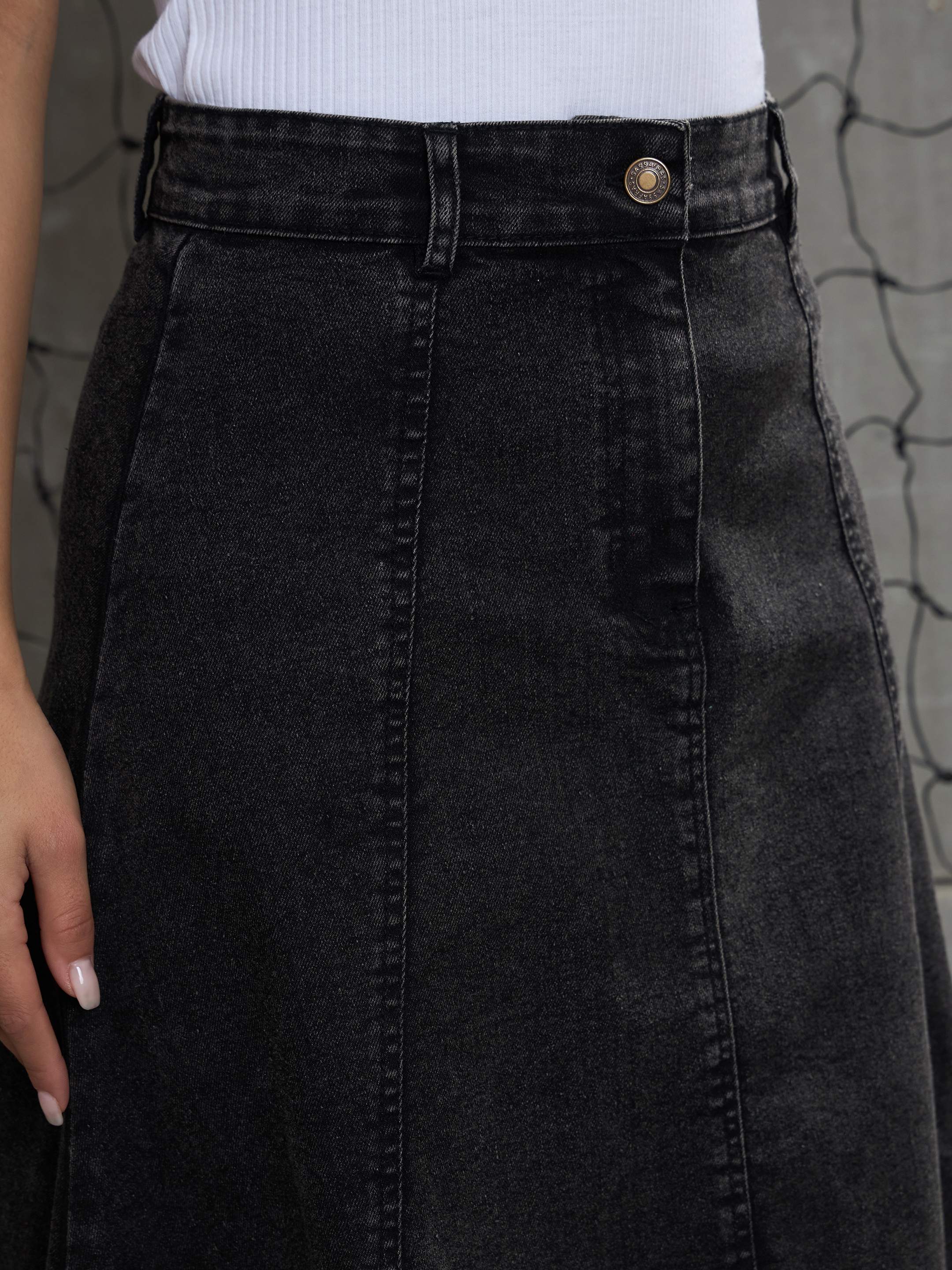 Women Black Washed Denim Flared Hem Skirt - Image 4