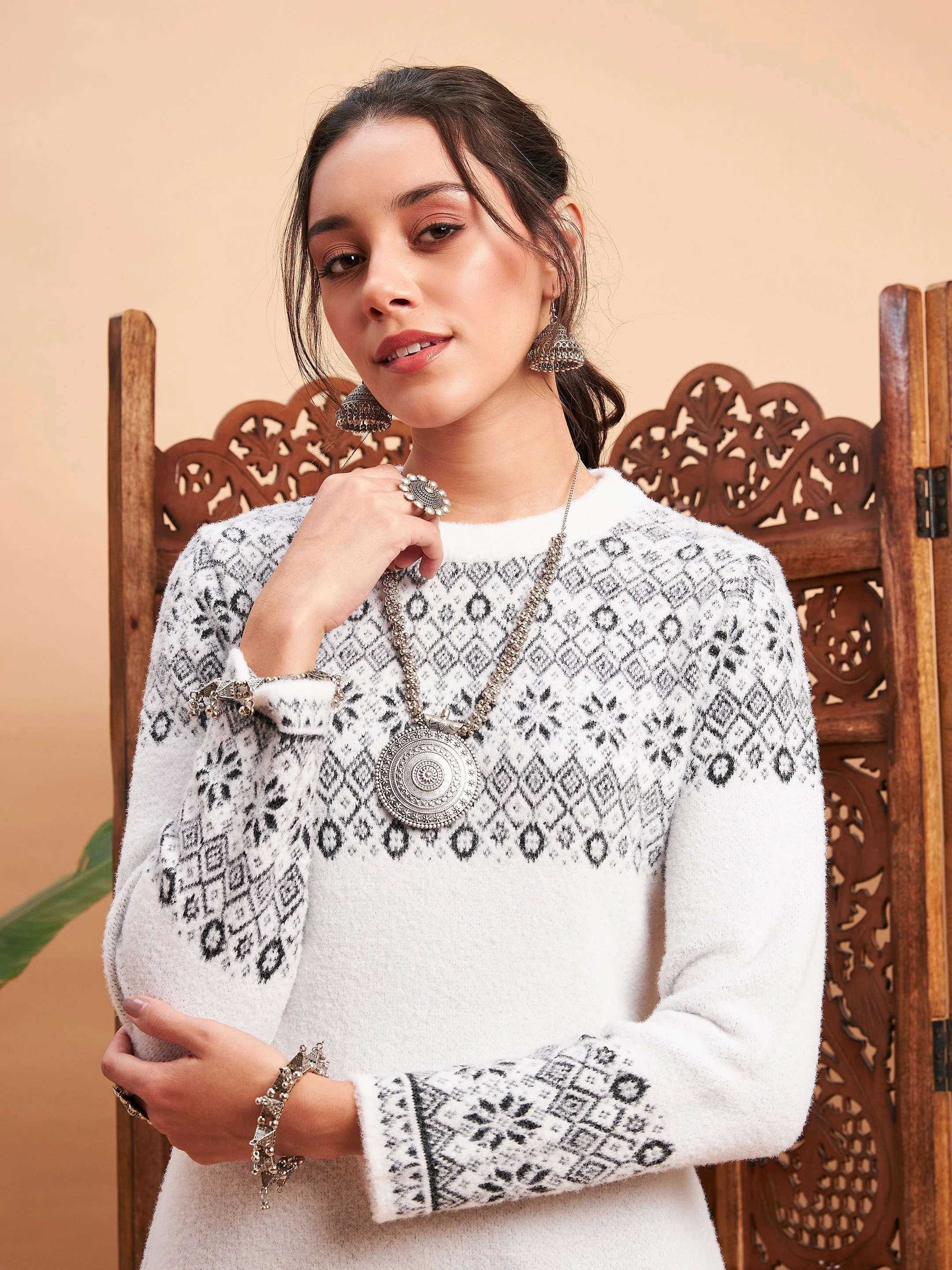 Women Black & White Hair Wool Straight Kurta - Image 4