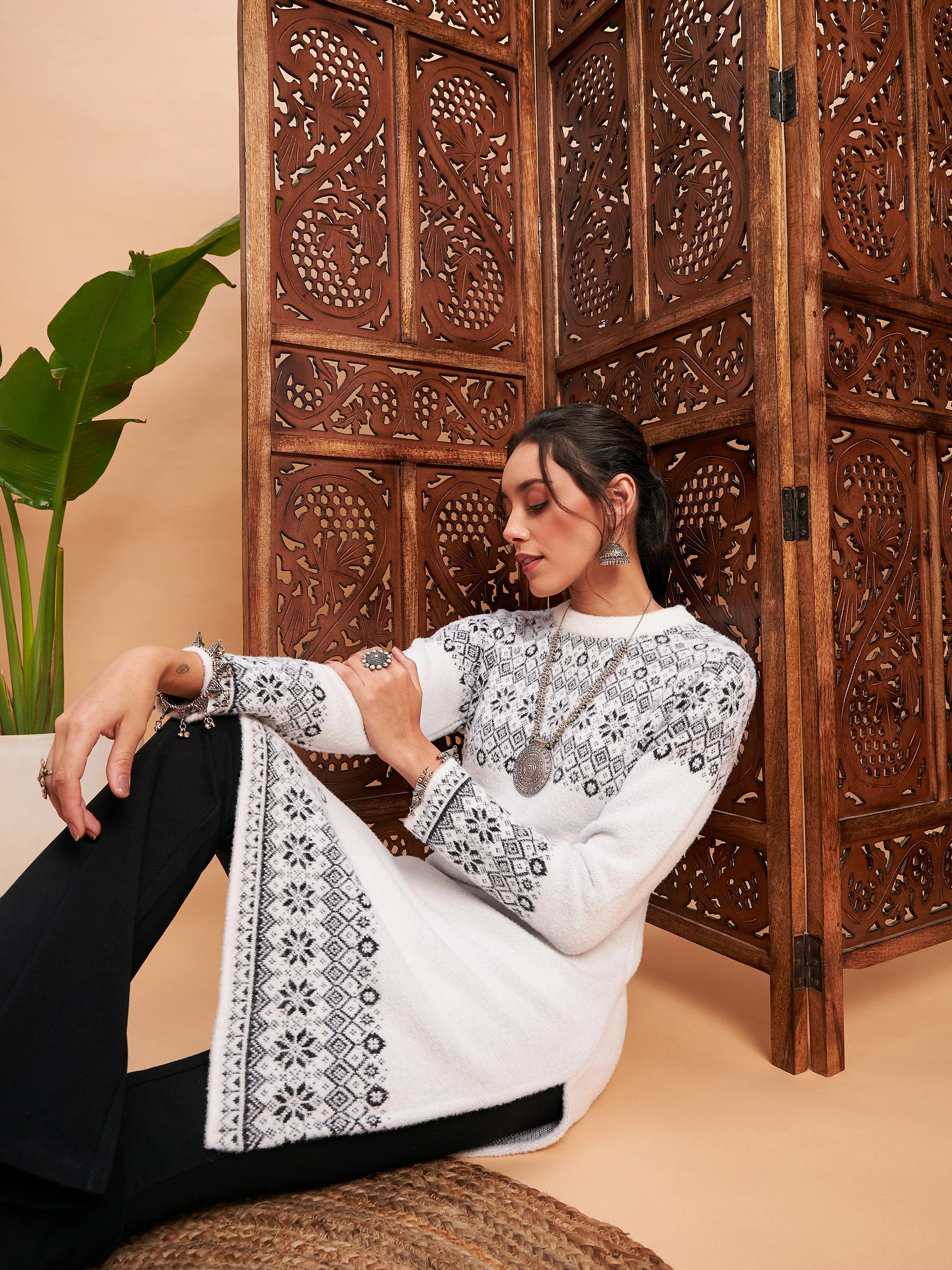 Women Black & White Hair Wool Straight Kurta - Image 6