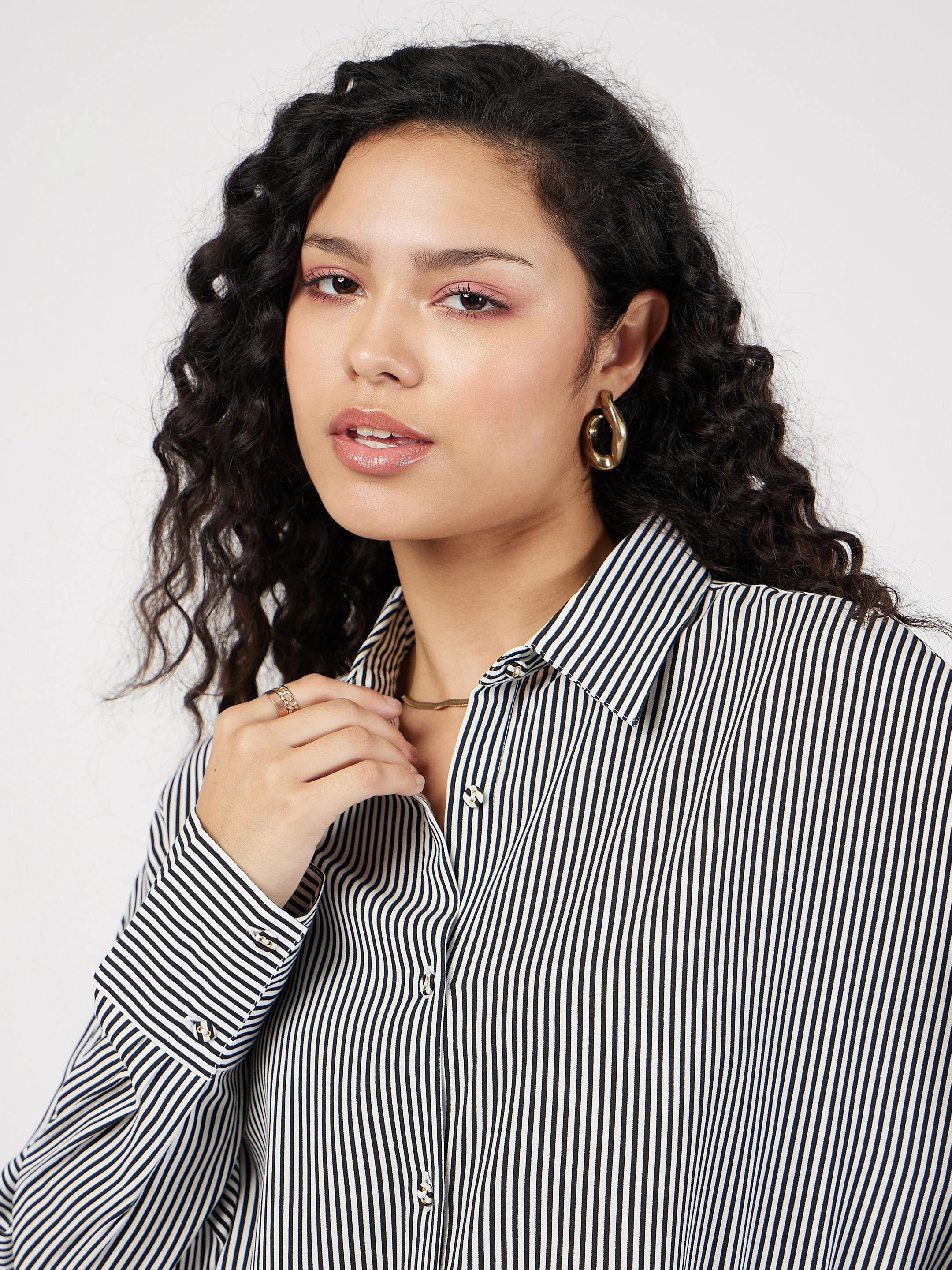 Women Black & White Pinstriped Oversized Shirt - Image 4