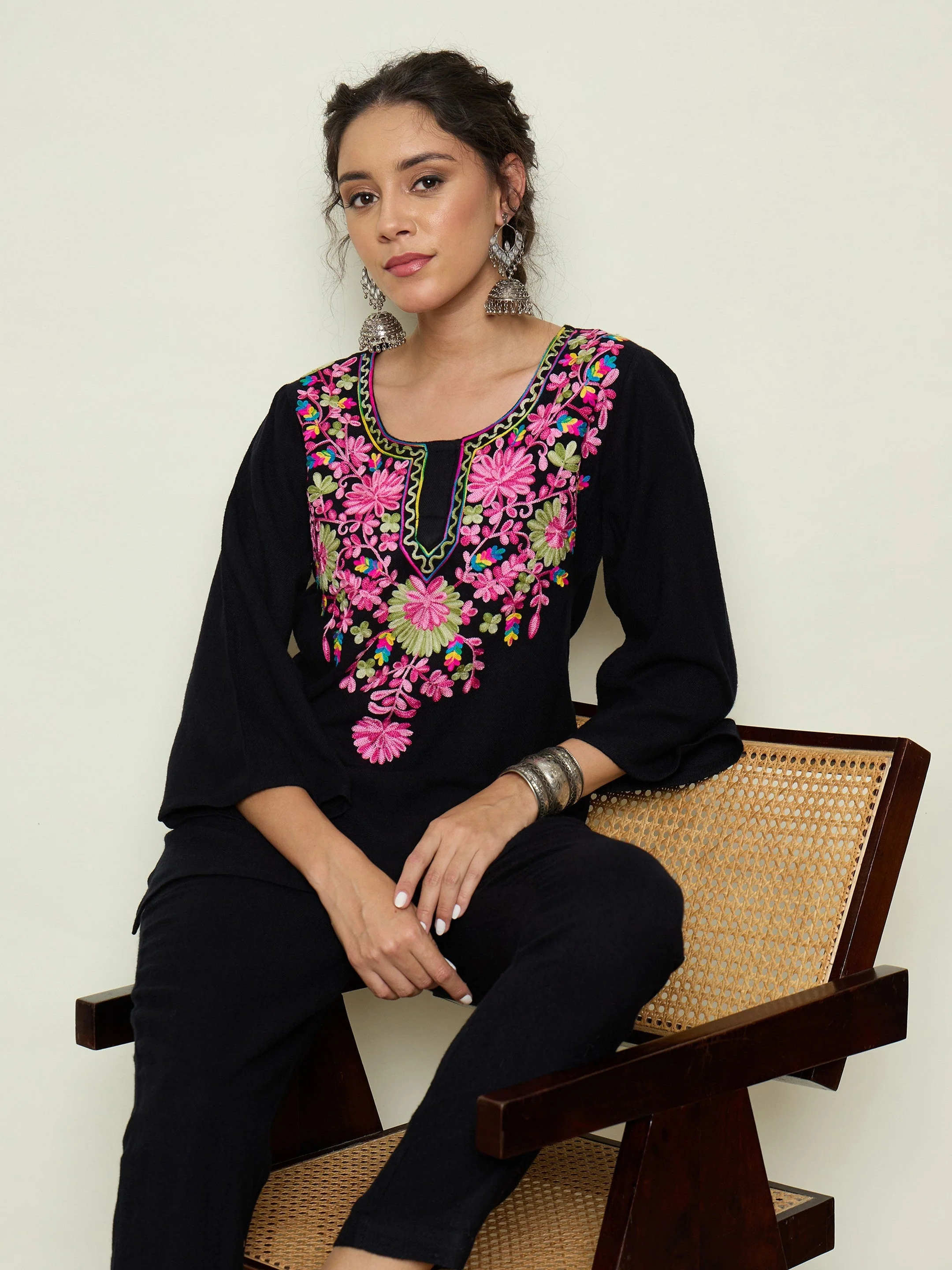 Women Black Woollen Embroidered Round Neck Short Kurta With Pencil Pants - Image 2