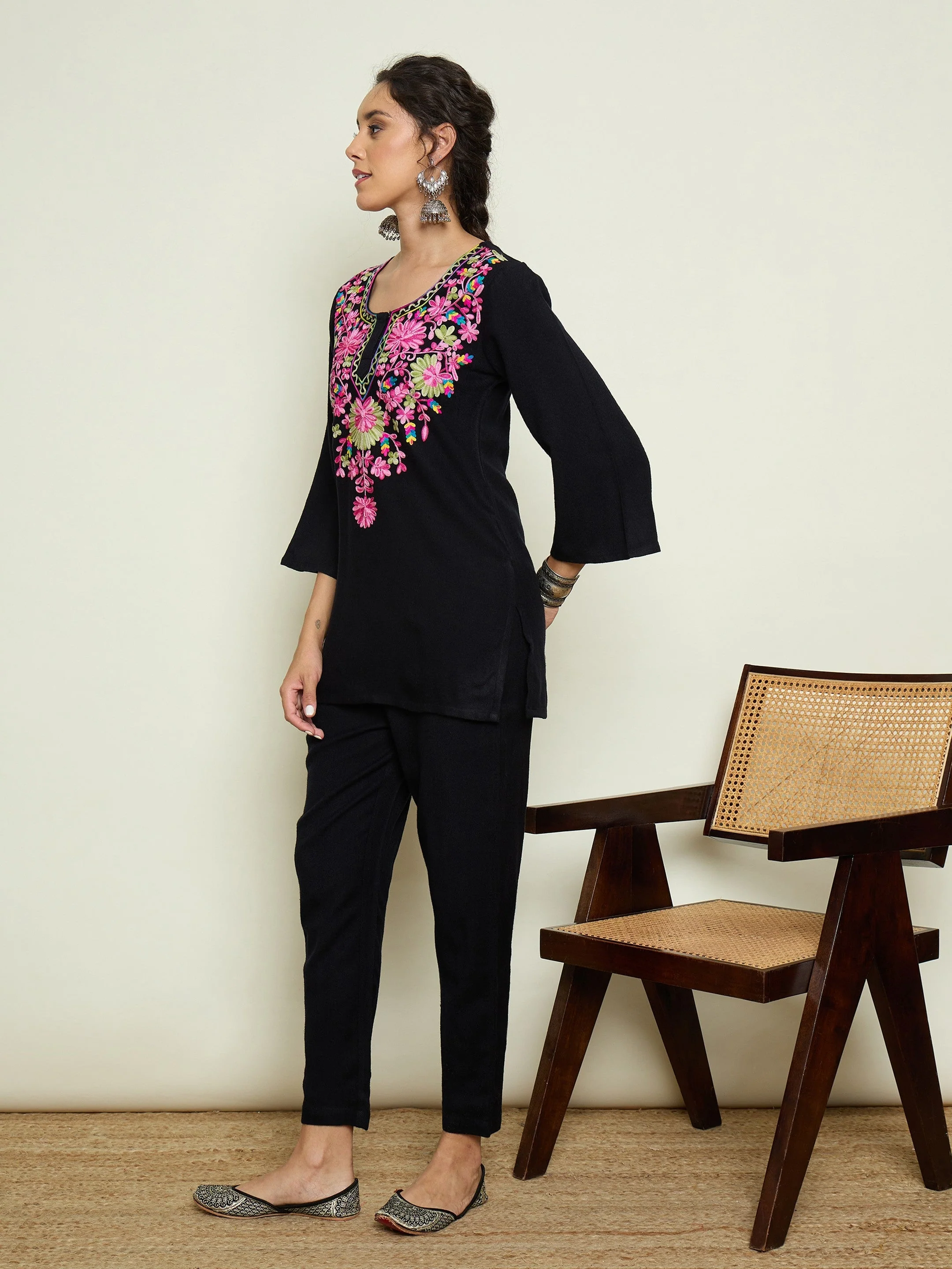 Women Black Woollen Embroidered Round Neck Short Kurta With Pencil Pants - Image 3