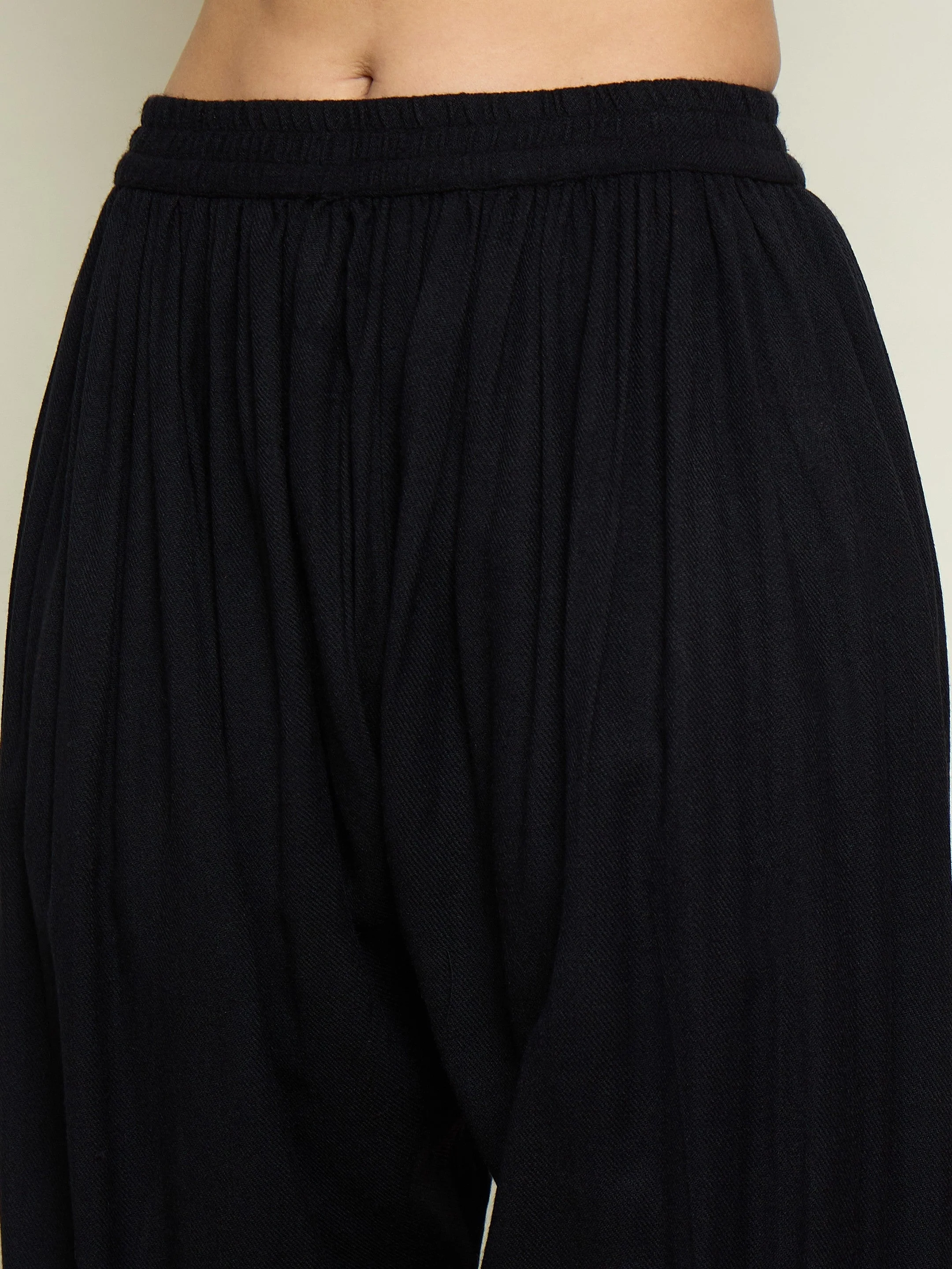 Women Black Woollen Embroidered Sweetheart Short Kurta With Farshi Salwar - Image 5