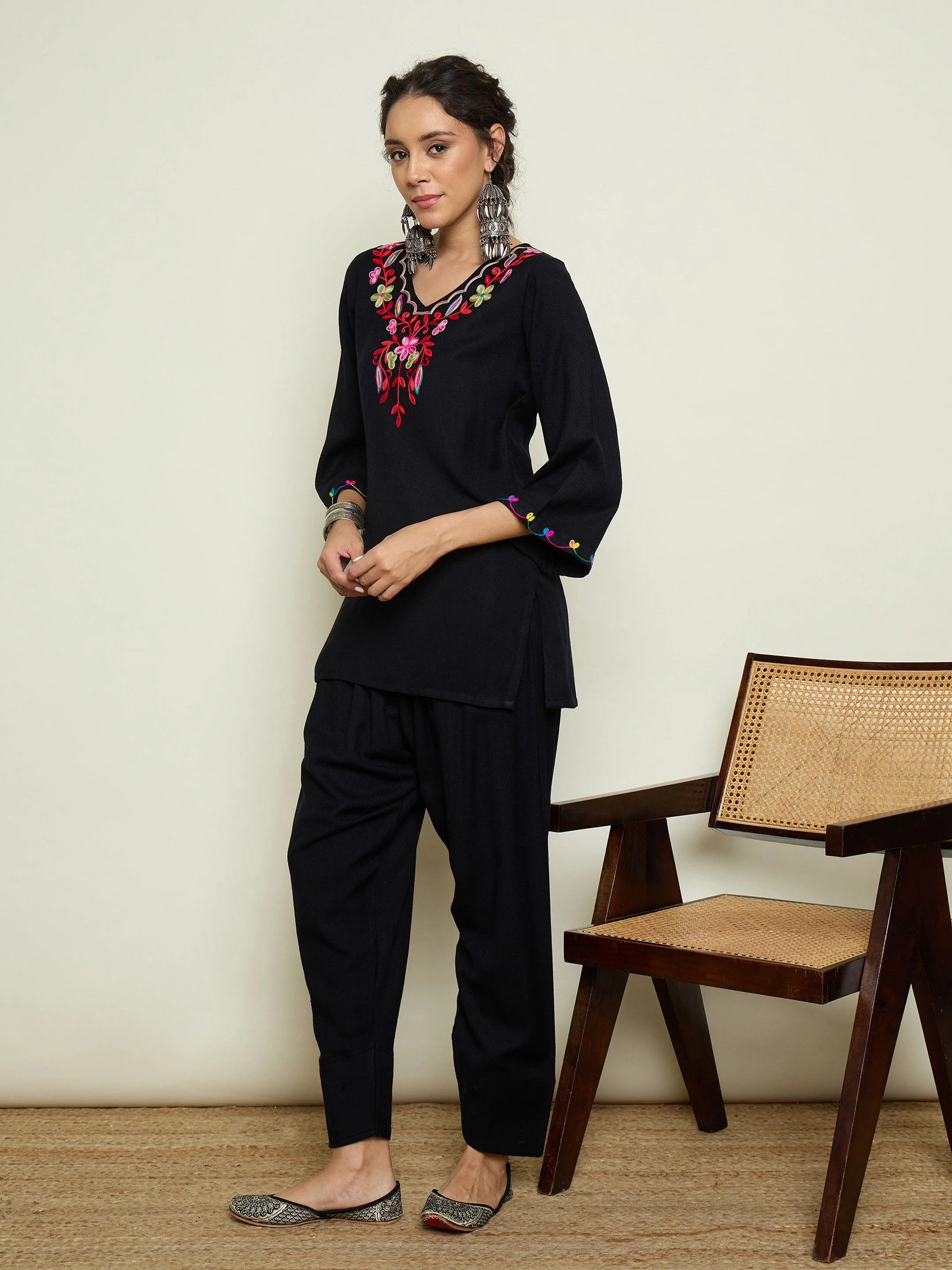 Women Black Woollen Embroidered V-Neck Short Kurta With Farshi Salwar - Image 3