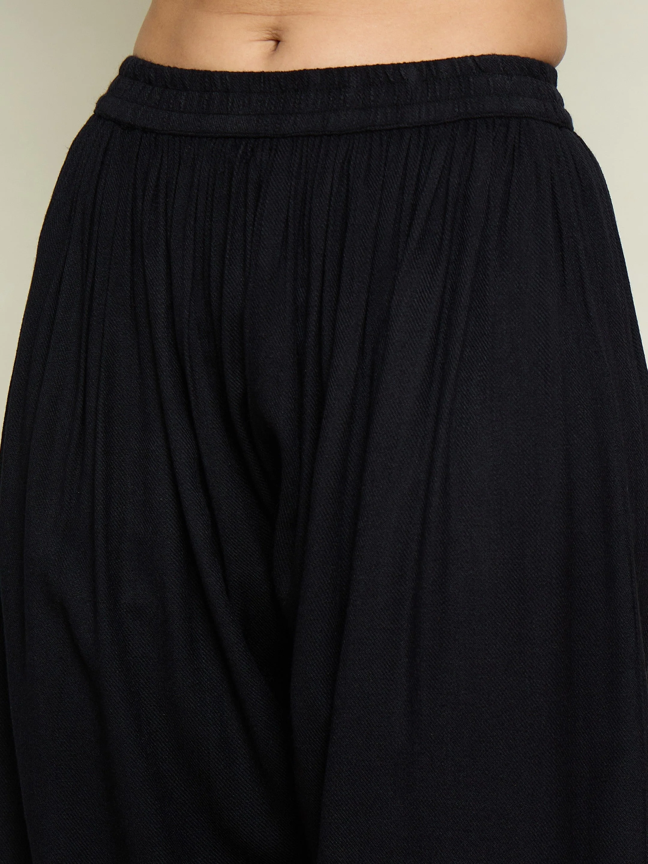 Women Black Woollen Embroidered V-Neck Short Kurta With Farshi Salwar - Image 5