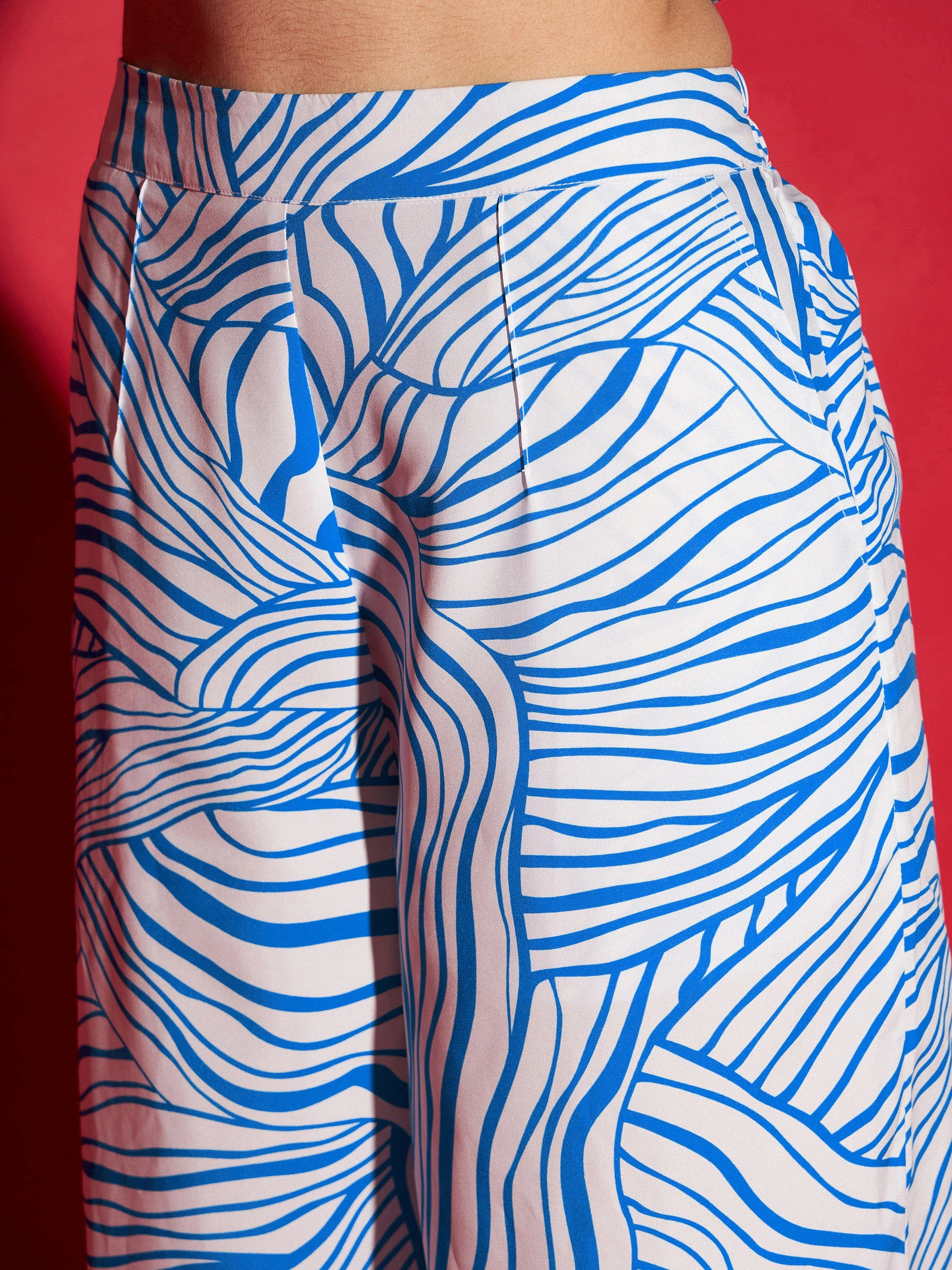 Women Blue Abstract Printed Crop Shirt With Straight Pants - Image 5