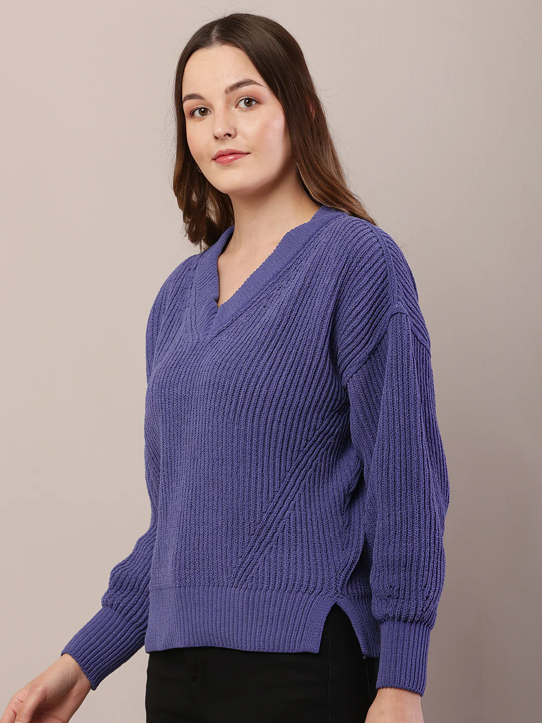 Women blue acrylic knitted v-neck sweater - Image 2