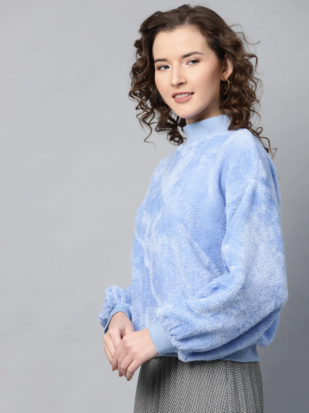 Women Blue Balloon Sleeve Faux Fur Sweatshirt - Image 2