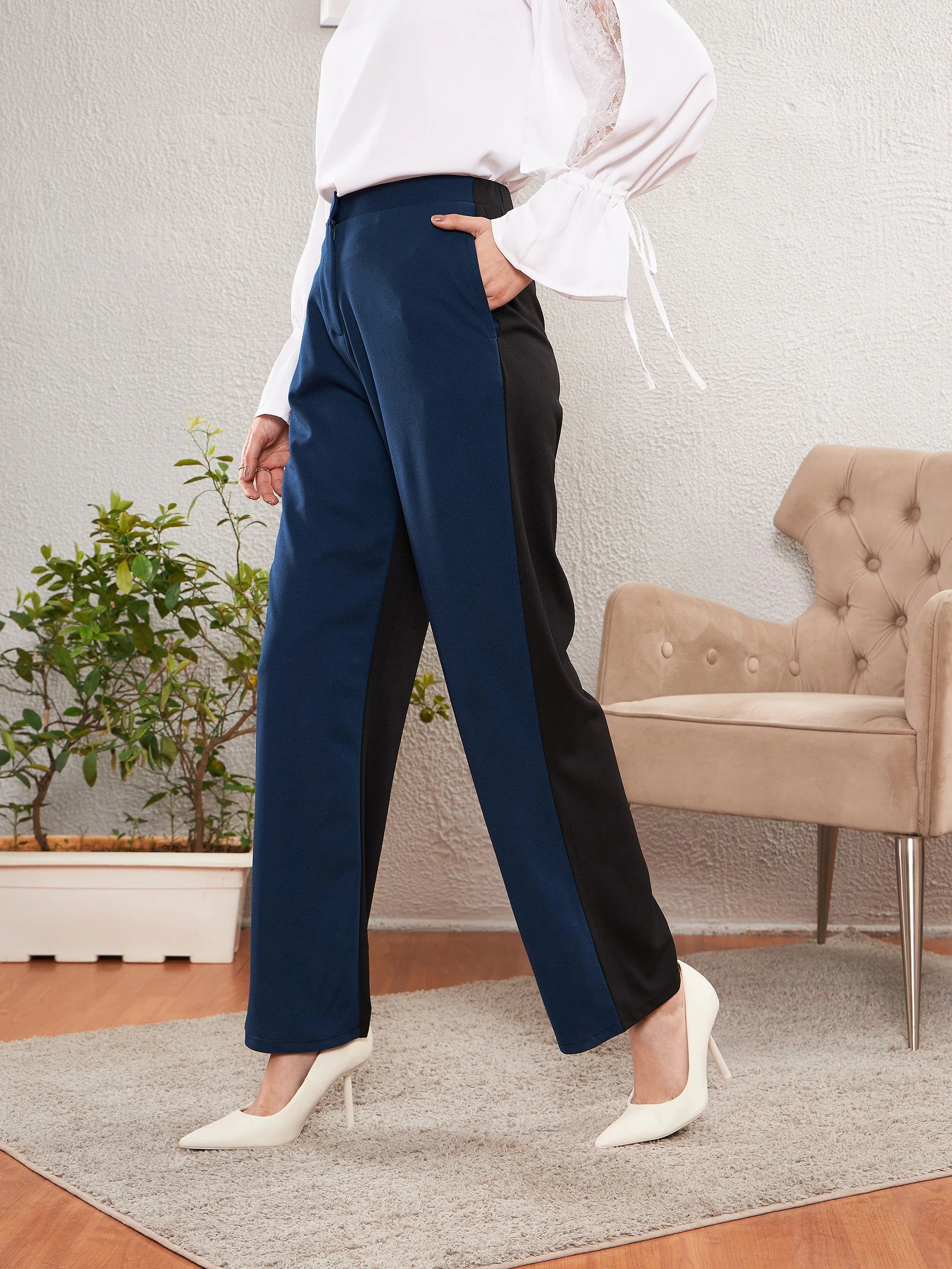 Women Blue & Black Color Block Straight Pants - Image 3