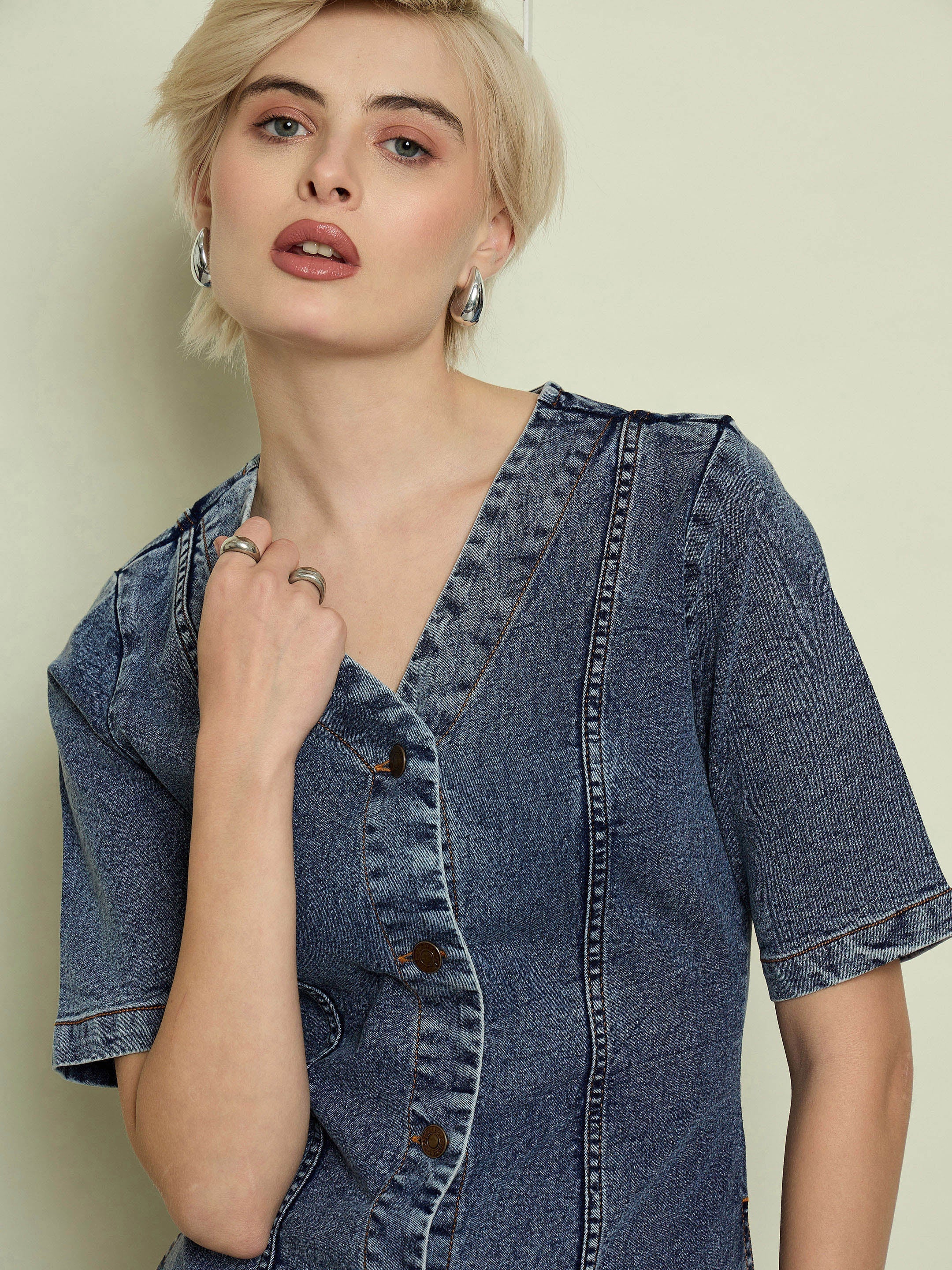 Women Blue Blast Denim V Neck Midi Dress - Image 4