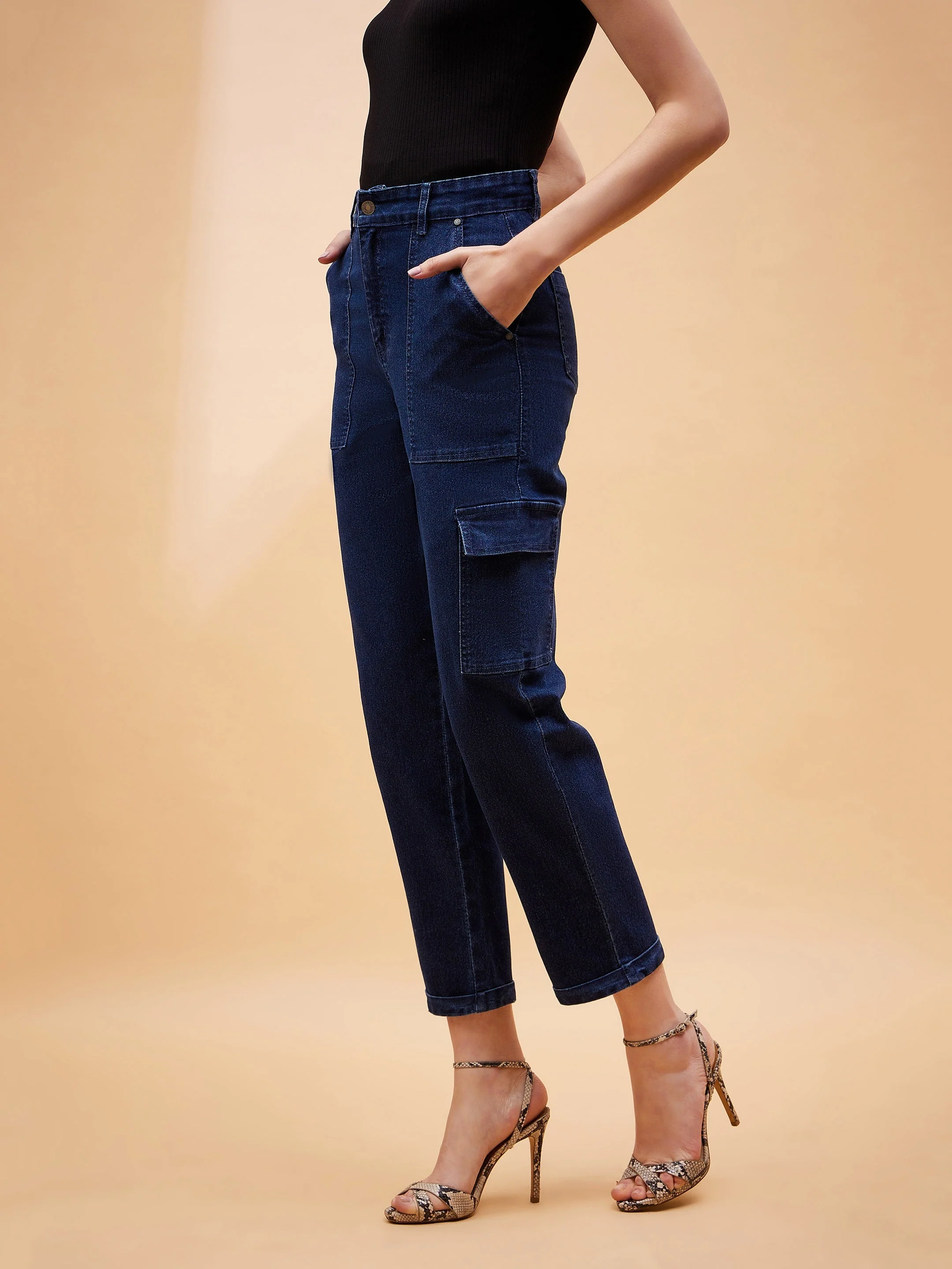 Women Blue Blast Multi Pockets Balloon Fit Jeans - Image 3