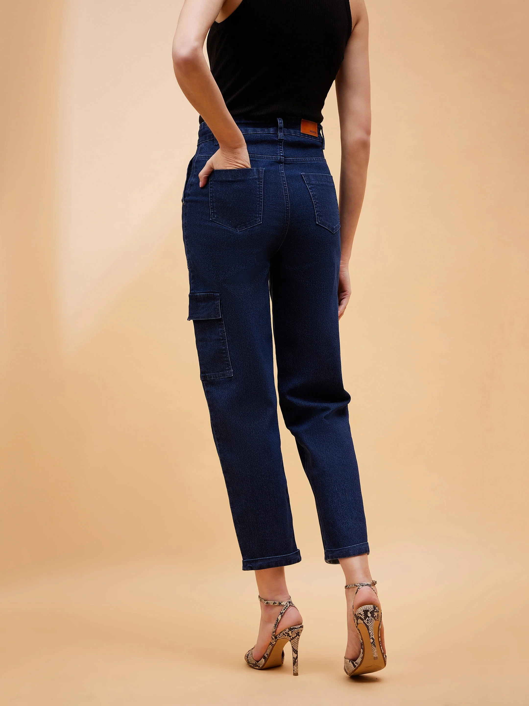 Women Blue Blast Multi Pockets Balloon Fit Jeans - Image 5
