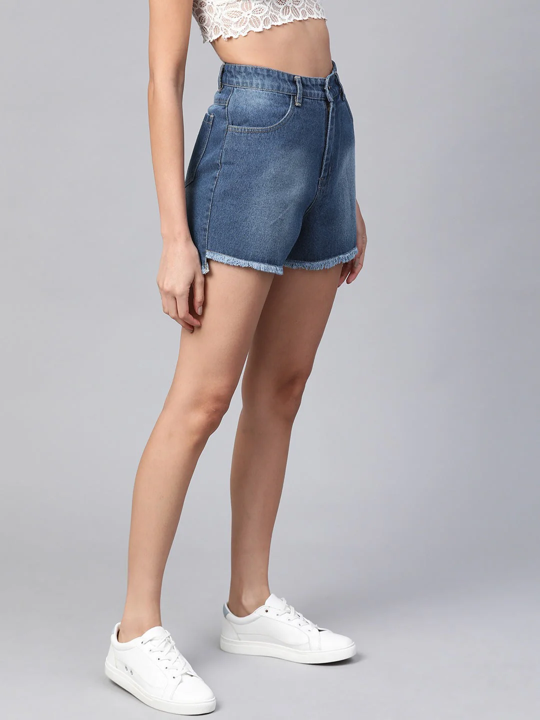 Women Blue Bleach Wash Frayed Look Shorts - Image 2