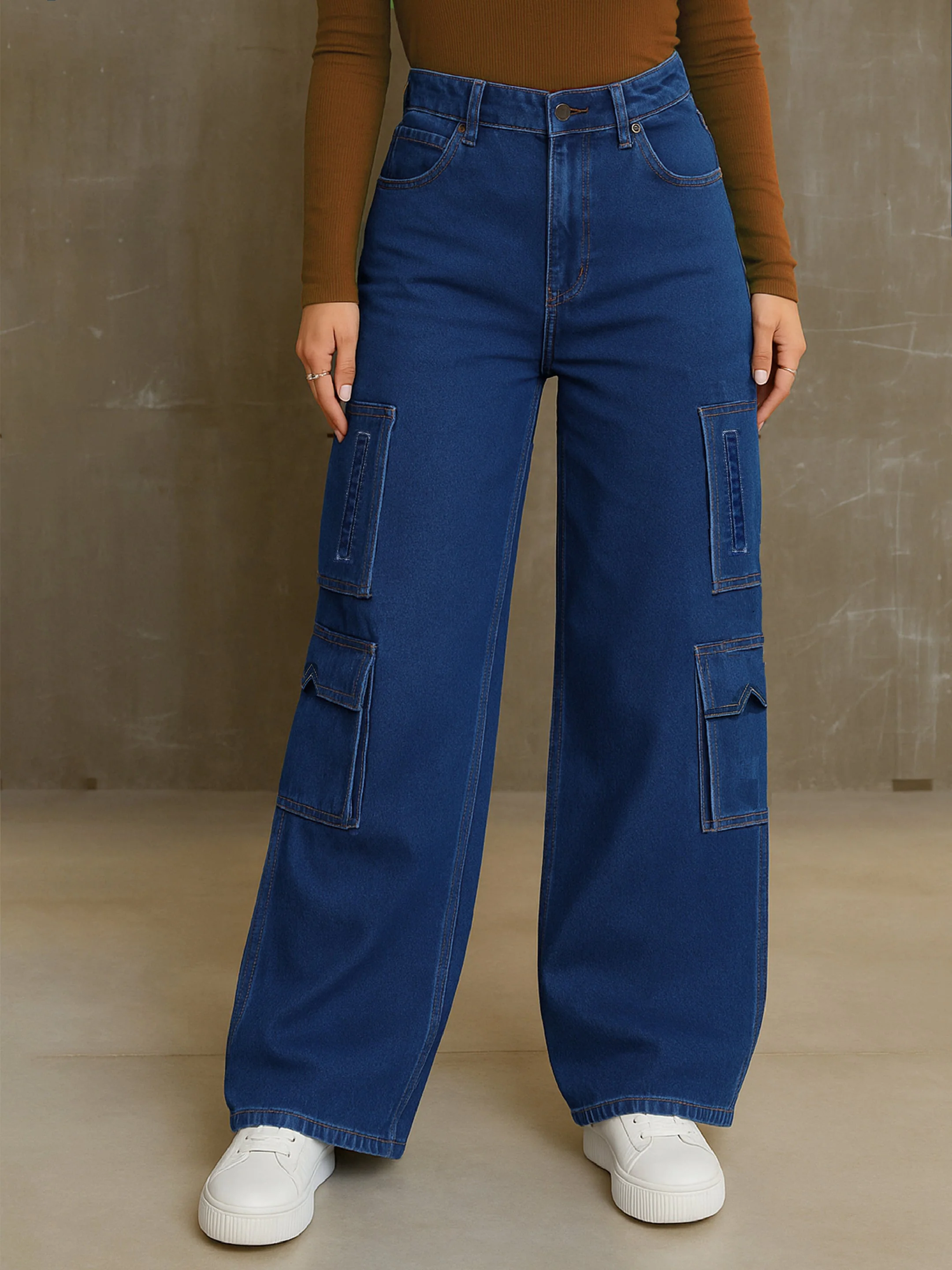 Women Blue Boxy Pockets Cargo Jeans