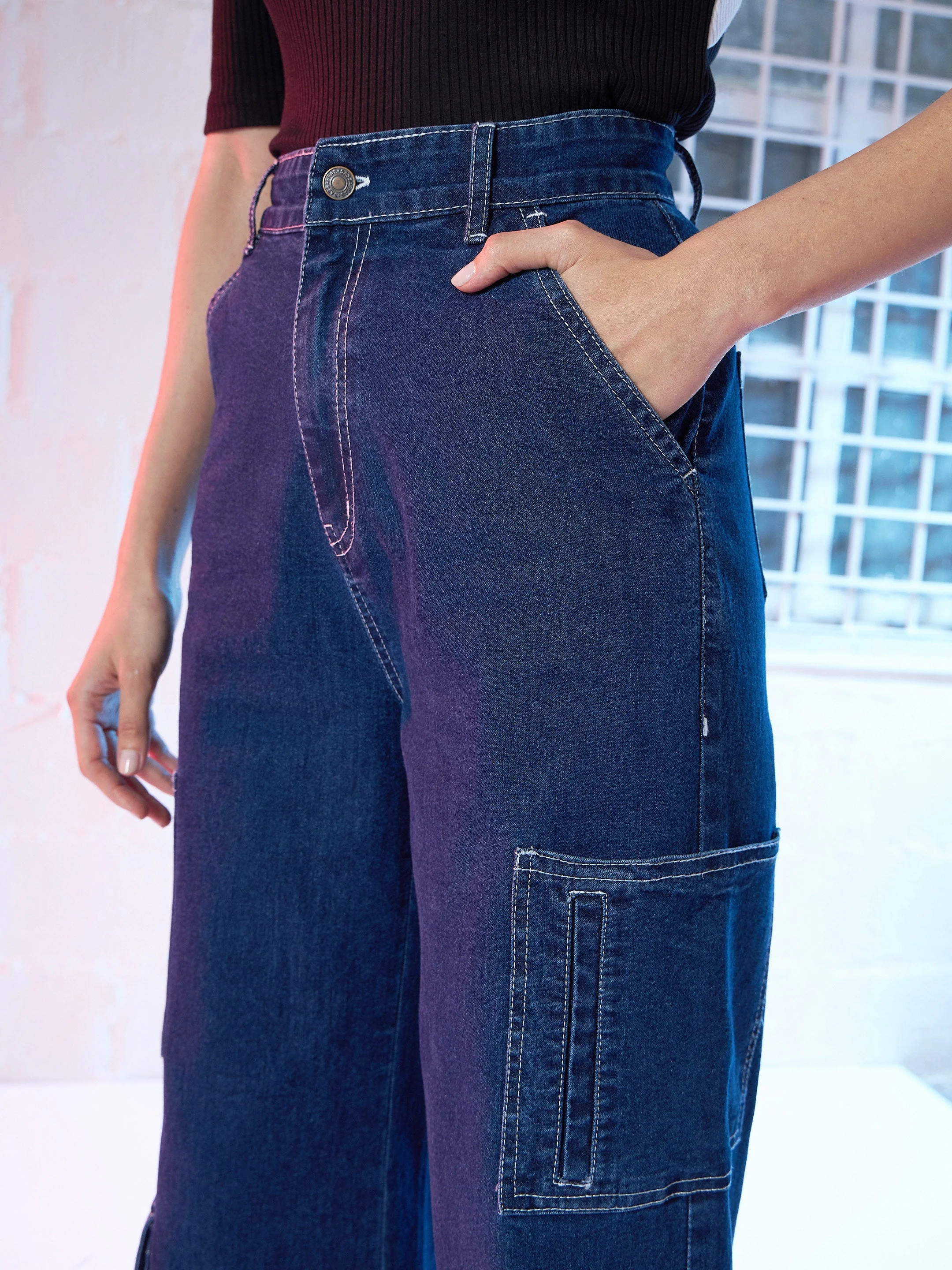 Women Blue Boxy Pockets Cargo Jeans - Image 5