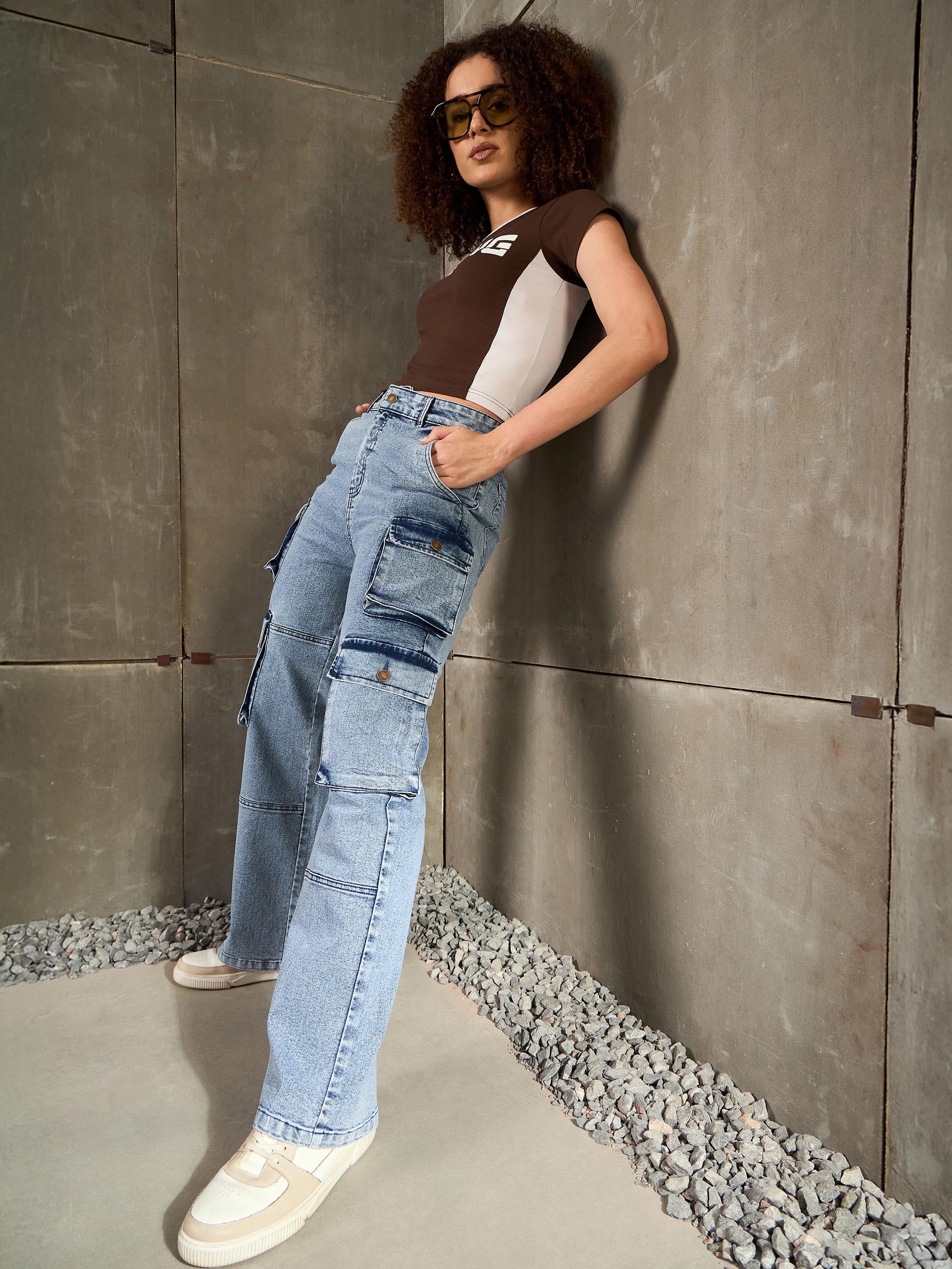 Women Blue Cargo Pockets Jeans - Image 2