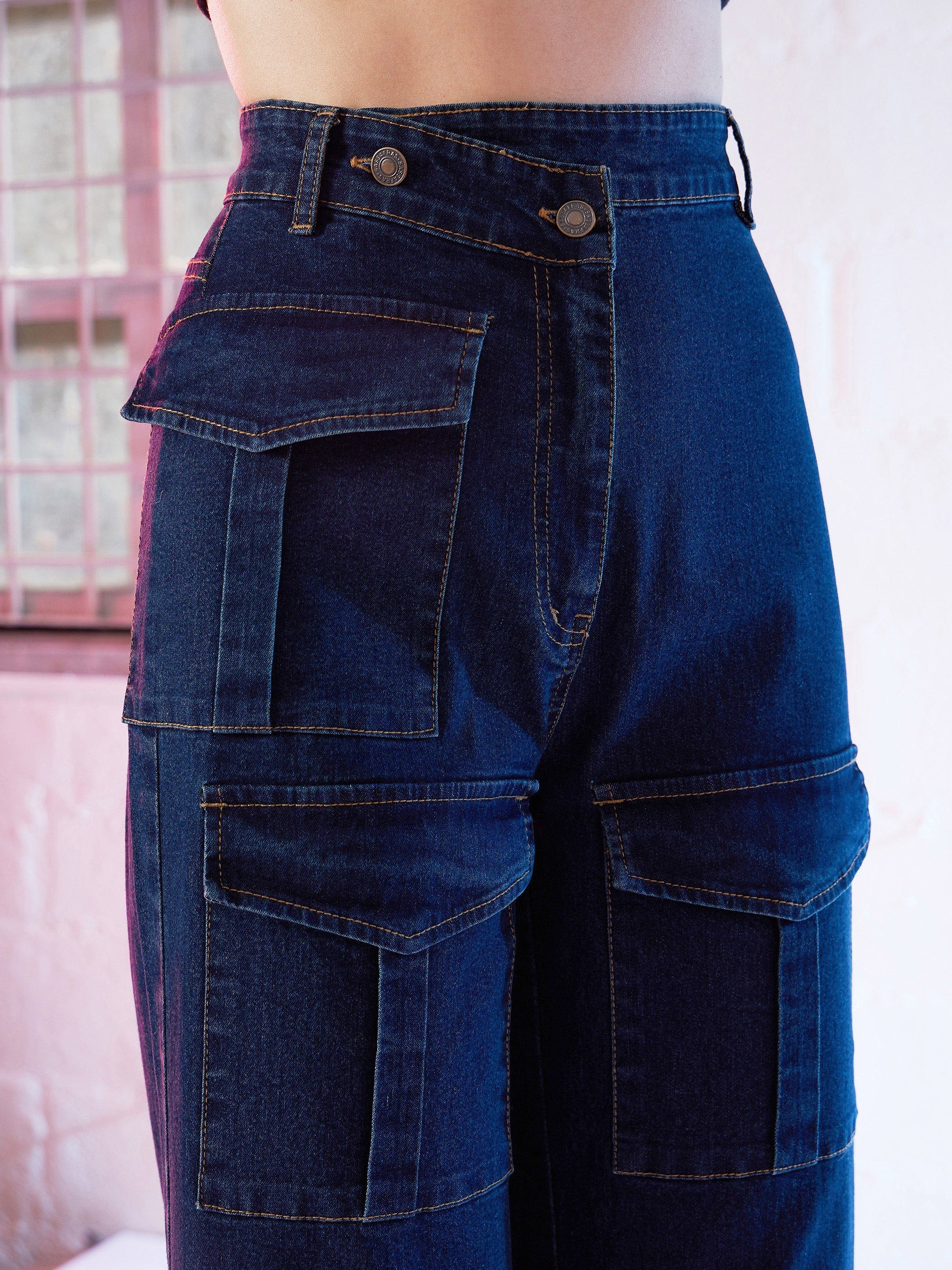 Women Blue Cargo Straight Jeans - Image 4