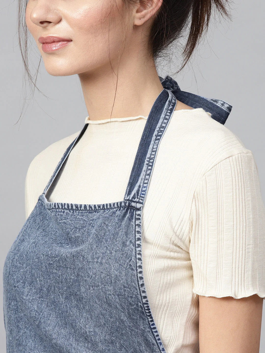 Women Blue Denim Acid Wash Apron Dress - Image 5