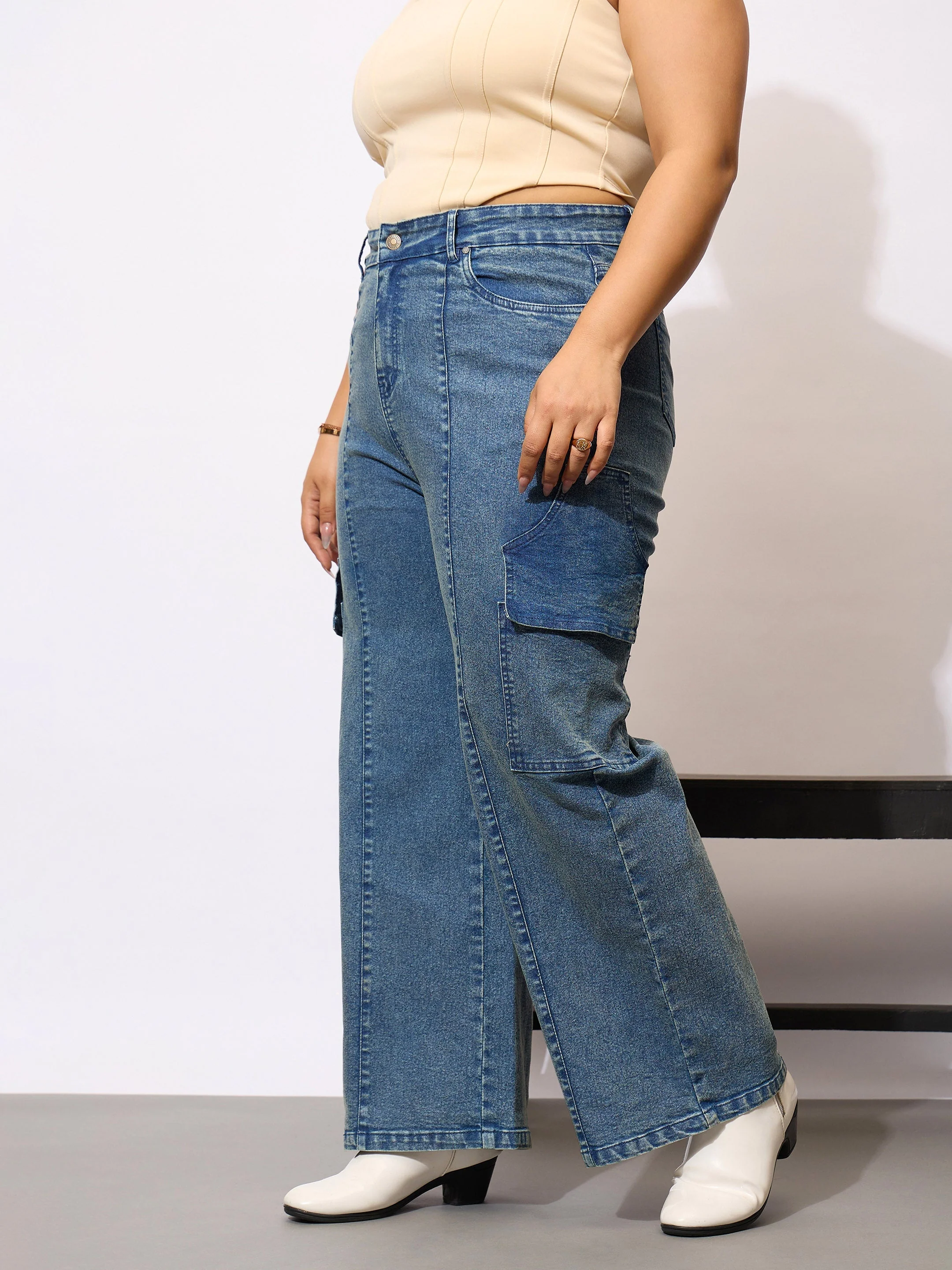 Women Blue Denim Acid Wash Flap Pocket Cargo Jeans - Image 3