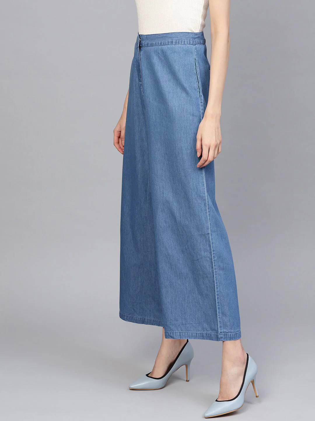 Women Blue Denim Pants - Image 2