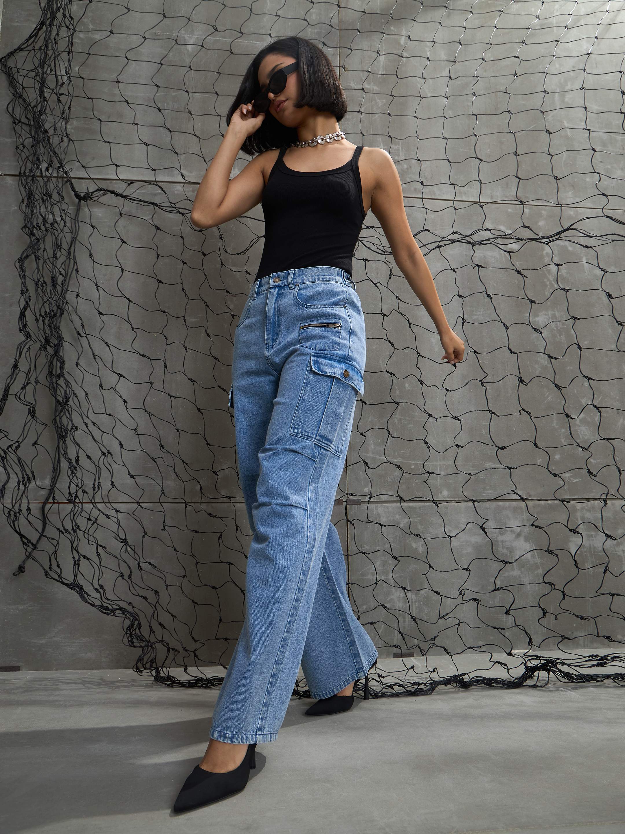 Women Blue Denim Pleated Knee Cargo Jeans - Image 6
