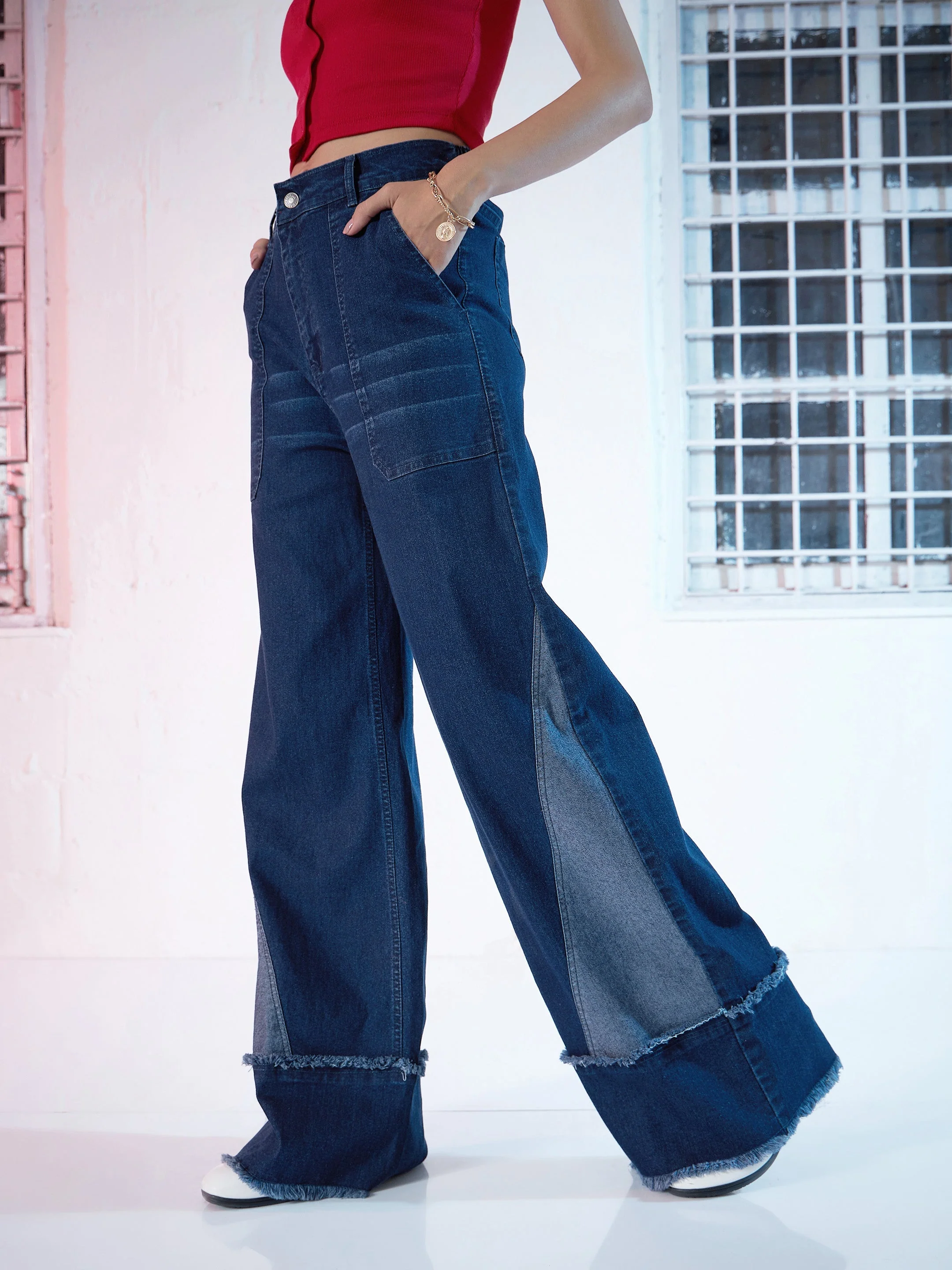 Women Blue Denim Raw Hem Staright Fit Jeans - Image 3