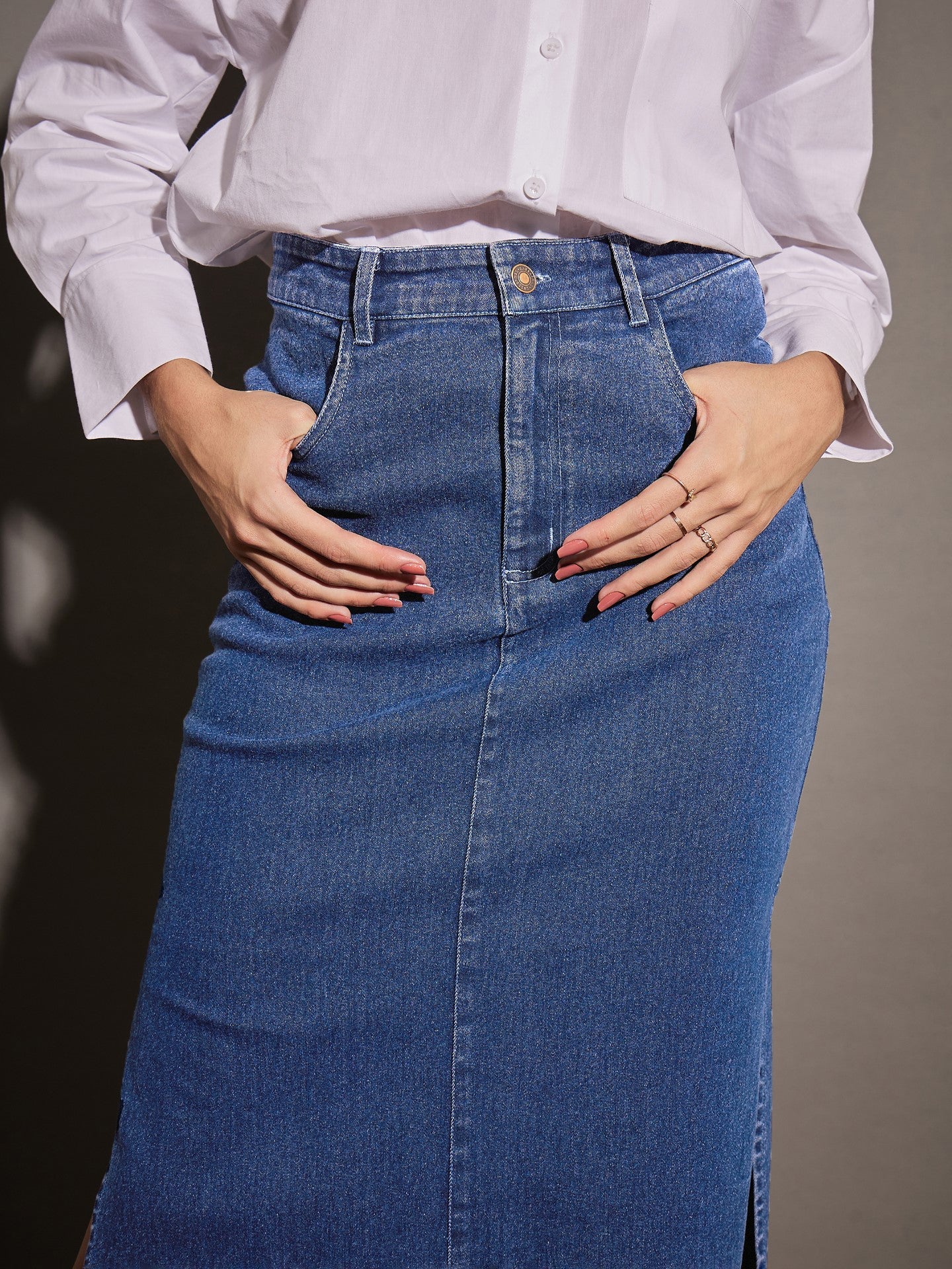 Women Blue Denim Side Slit Midi Skirt - Image 4