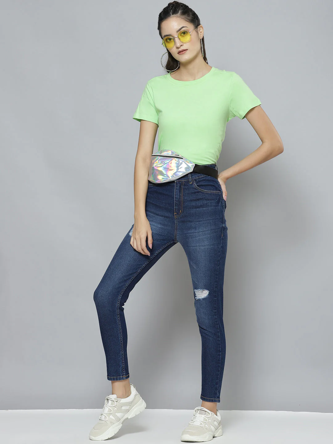 Women Blue Distressed Slit Jeans - Image 4