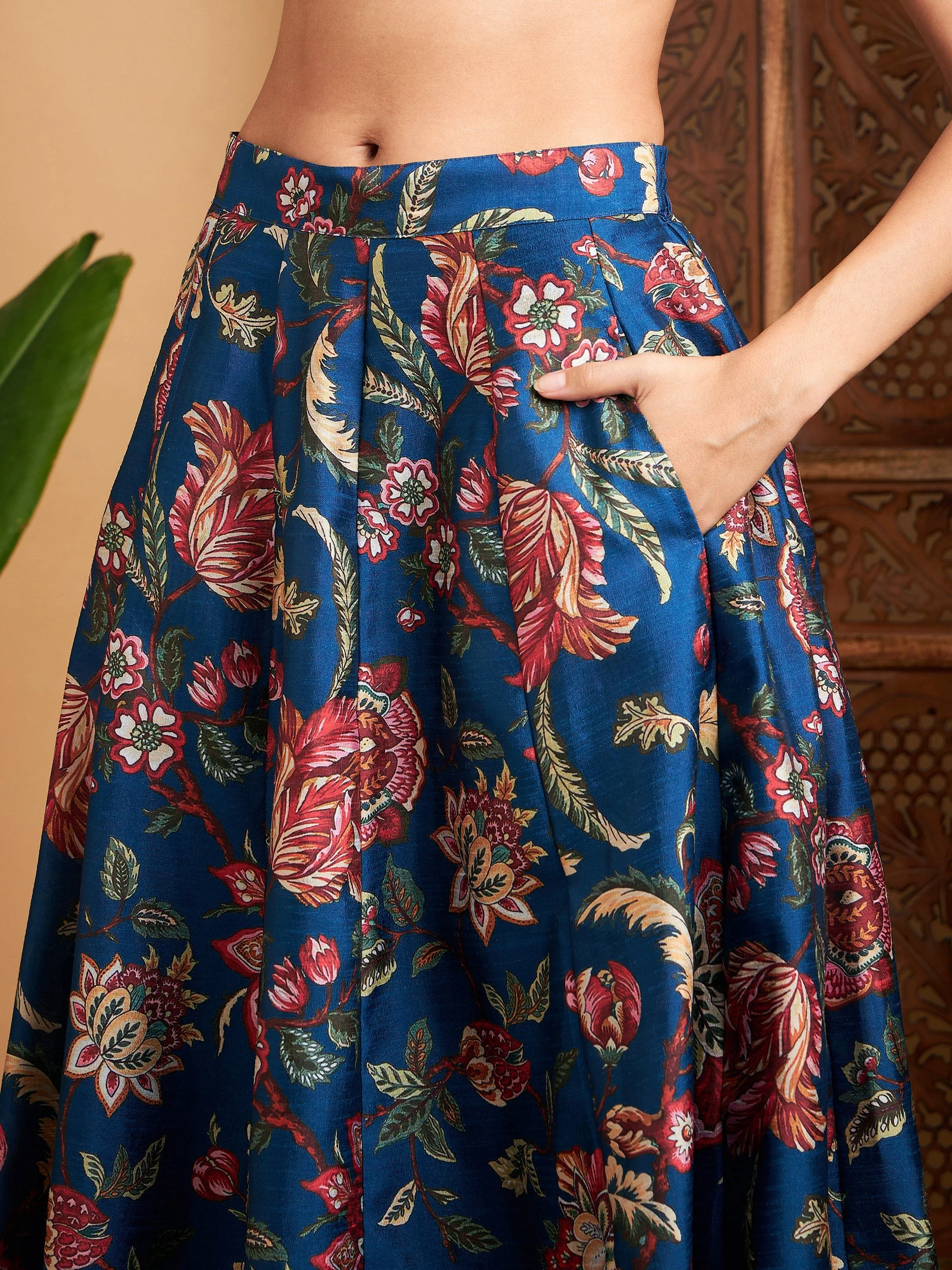 Women Blue Floral Anarkali Skirt With Blazer - Image 5