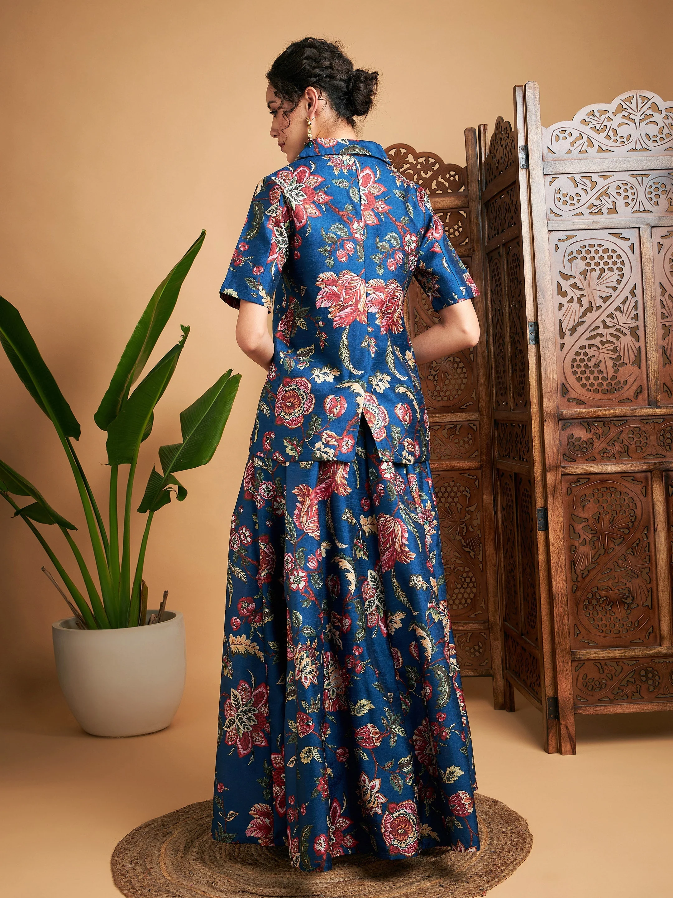 Women Blue Floral Anarkali Skirt With Blazer - Image 6