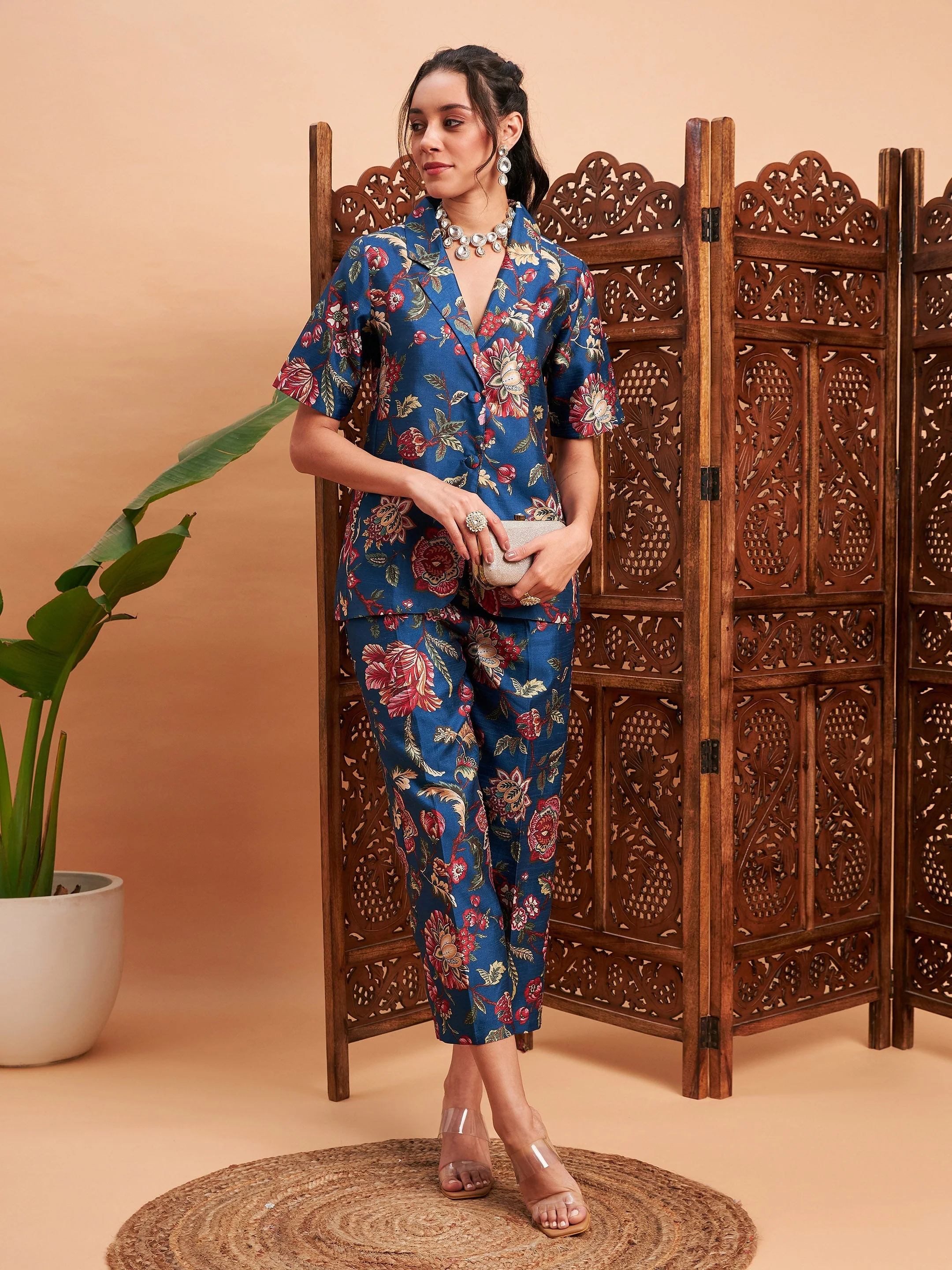 Women Blue Floral Blazer With Straight Pants - Image 2