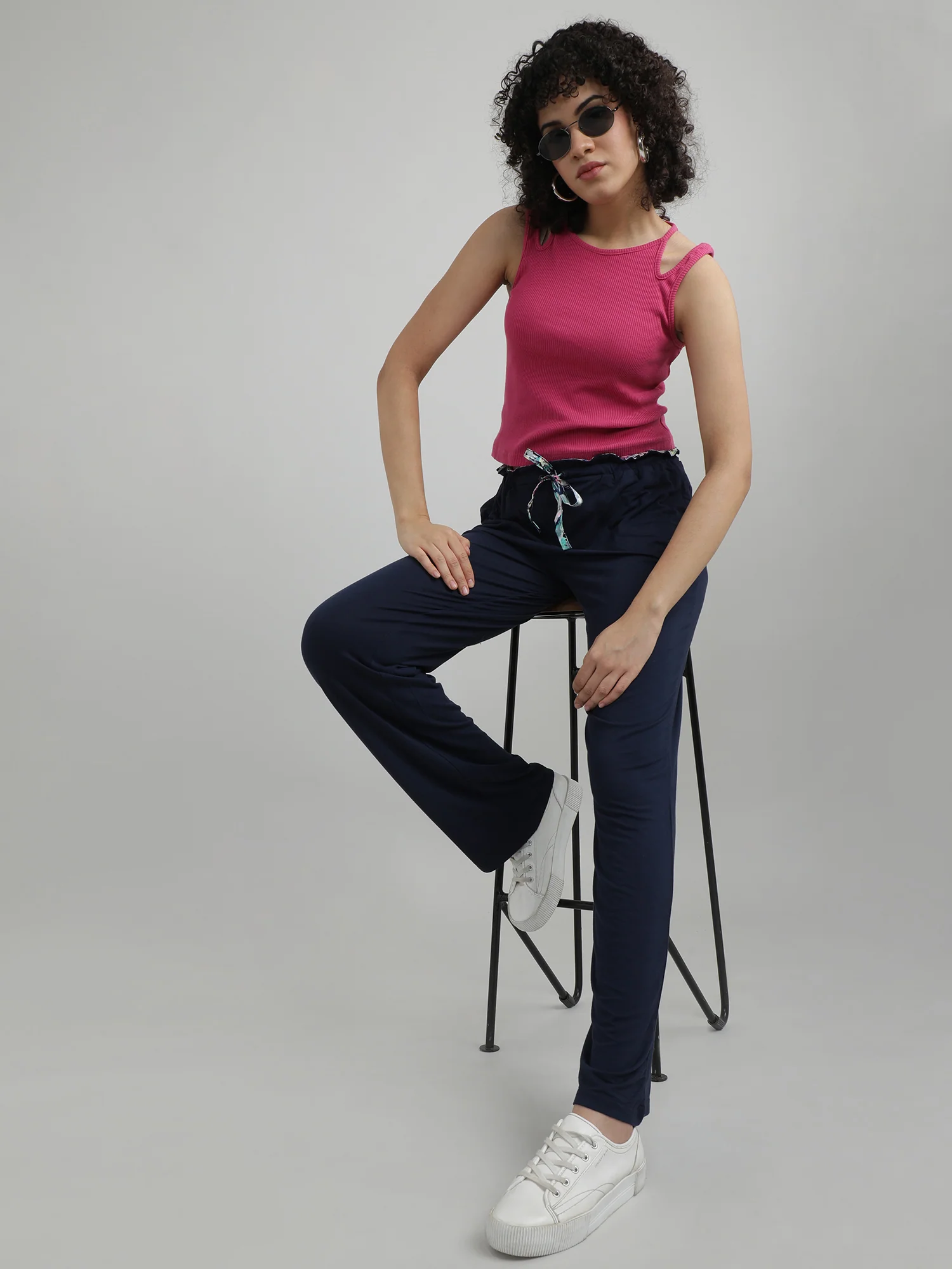 Women Blue Floral Drawstring Lounge Pants - Image 2